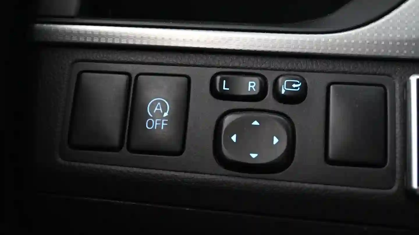 Car Image - YhyB1uoiFMYNInVMhcEDE