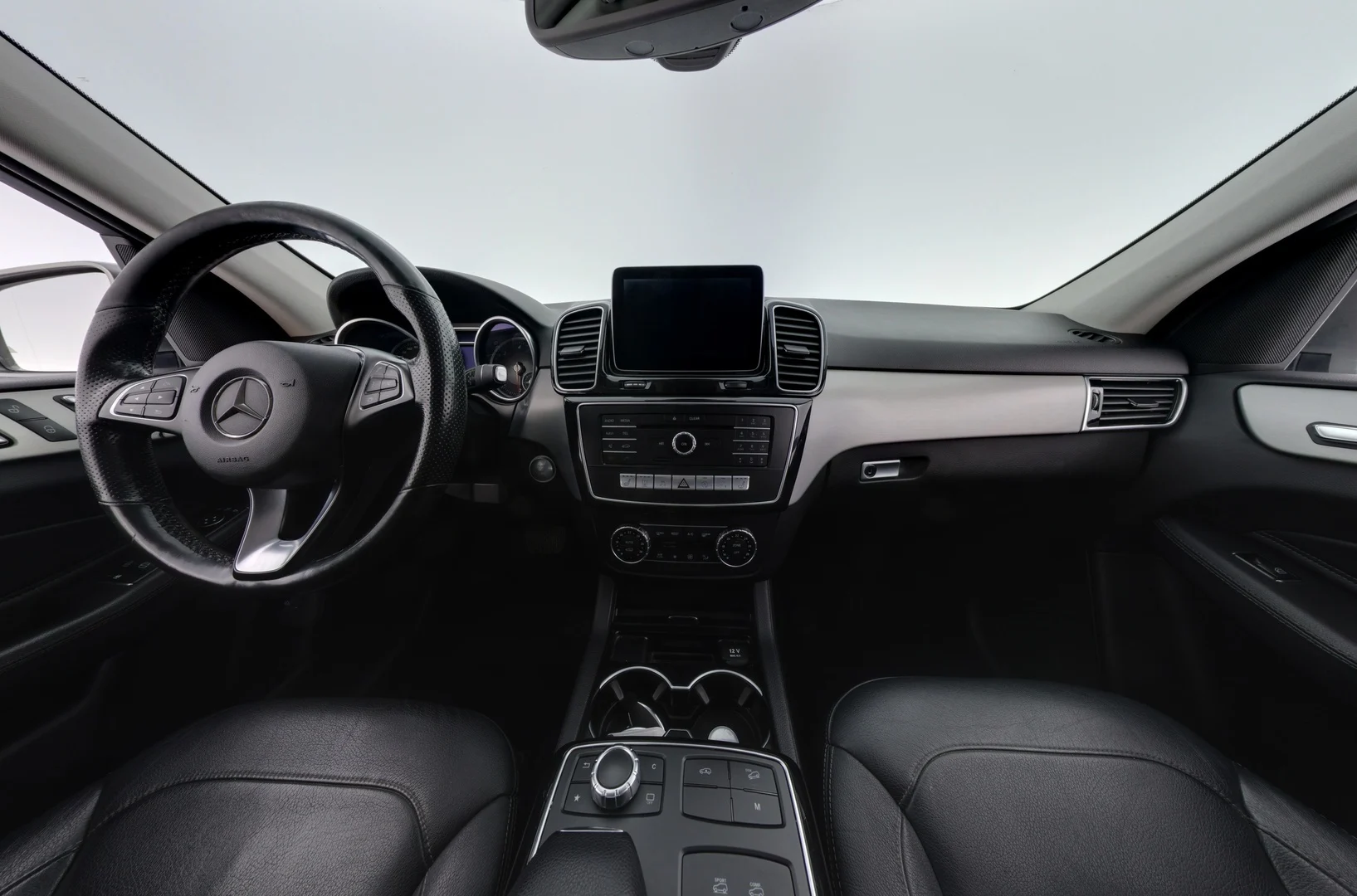 Car Image - HUSmMxTpTYpnOfLxOeceP