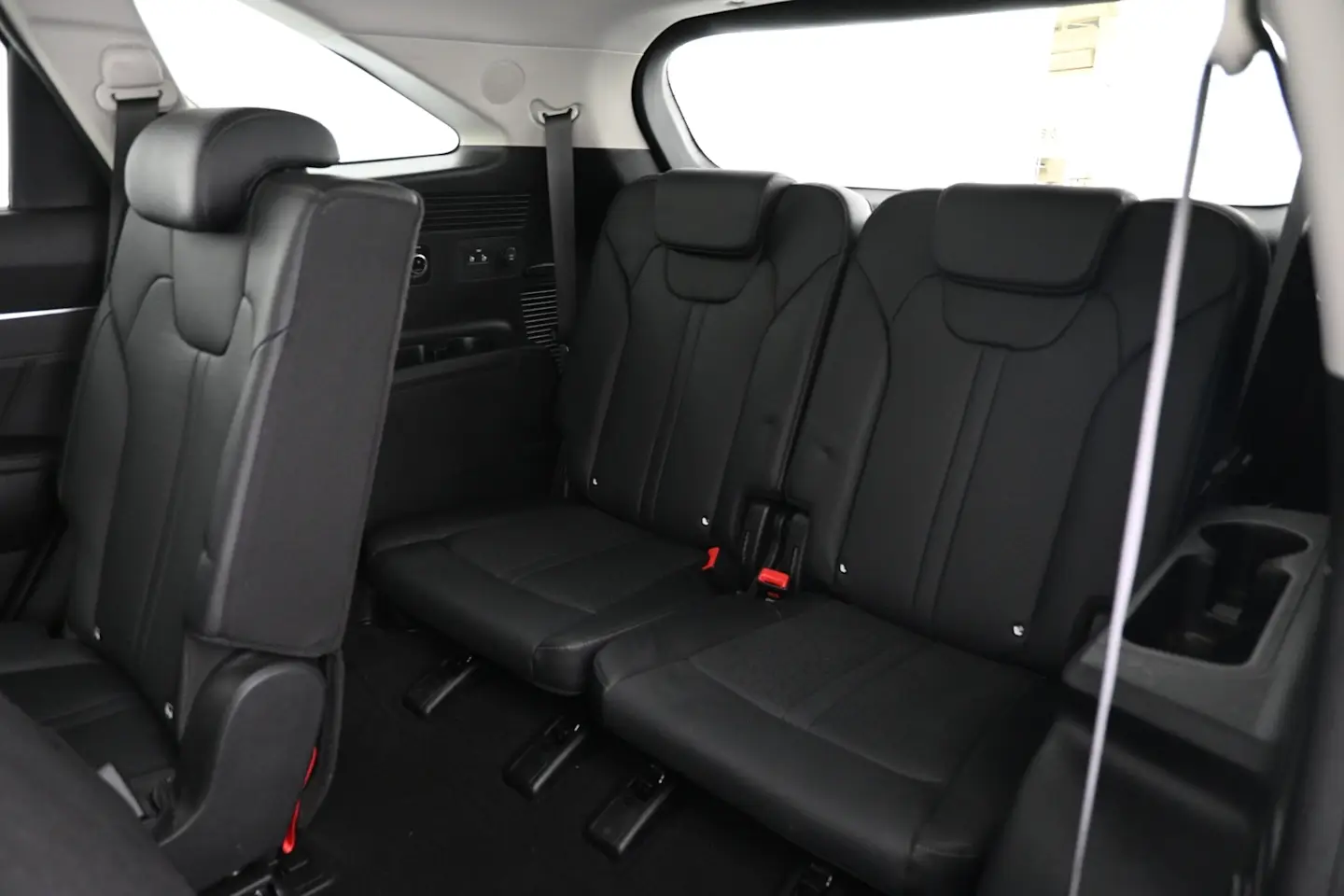 Car Image - 5x7nF3KvHIxebvS5cLOtcZ