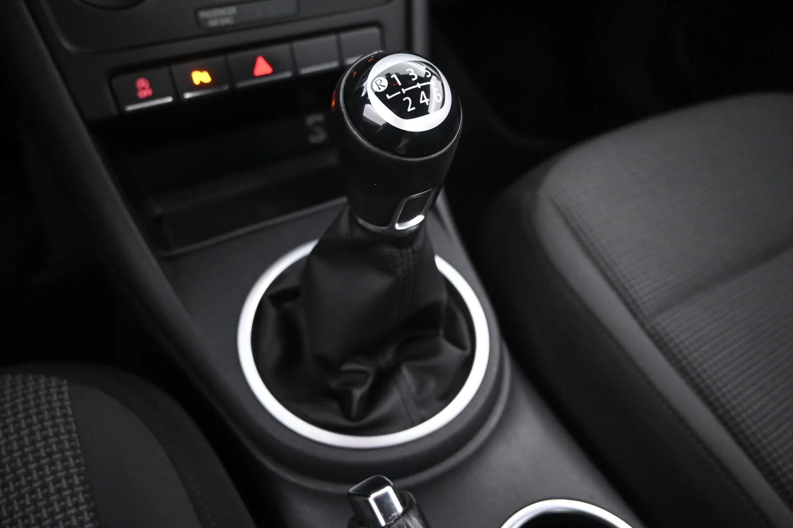 Car Image - 2rY1hAMRHXKXXssoeoayOt