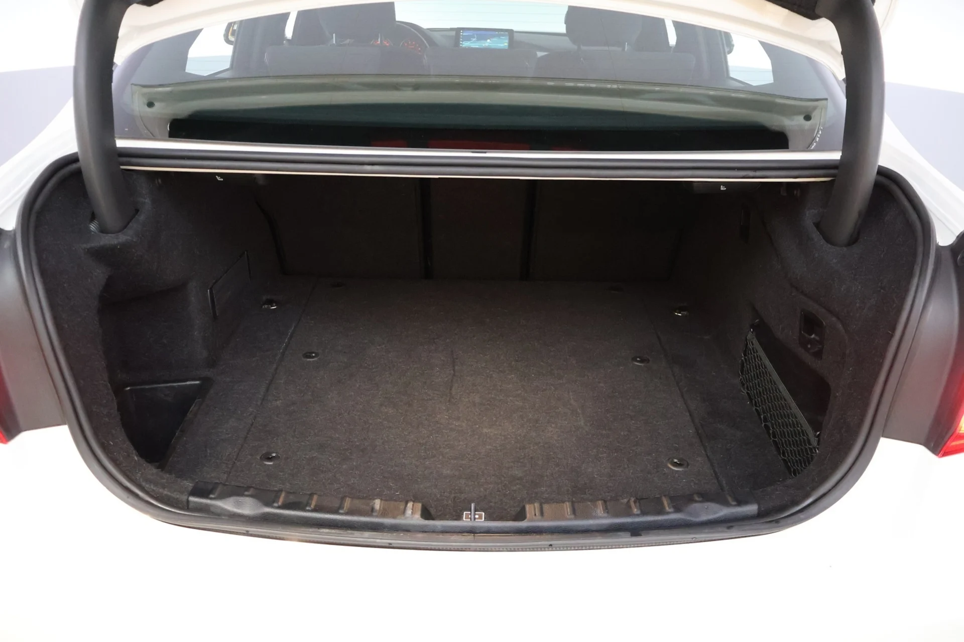 Car Image - dCIKFaSn5rqaGlC5zfkI8