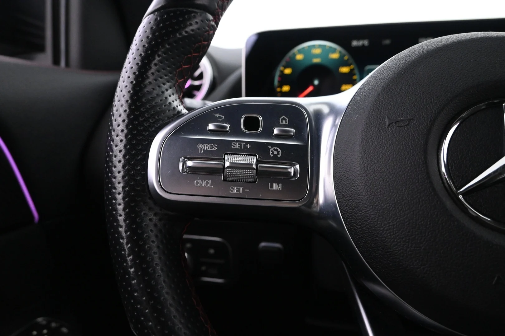 Car Image - 35zxlpX2wwkB01PMuIgF9q