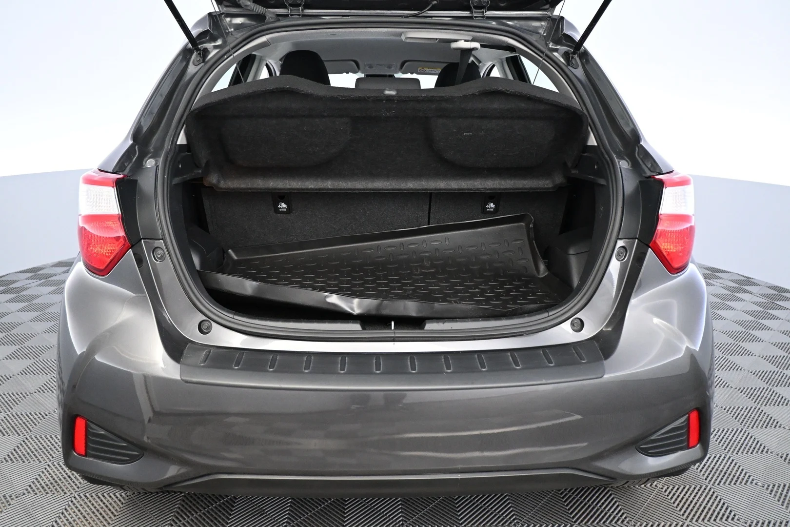 Car Image - 3AVfC2cwqMgg5CodMuF0r