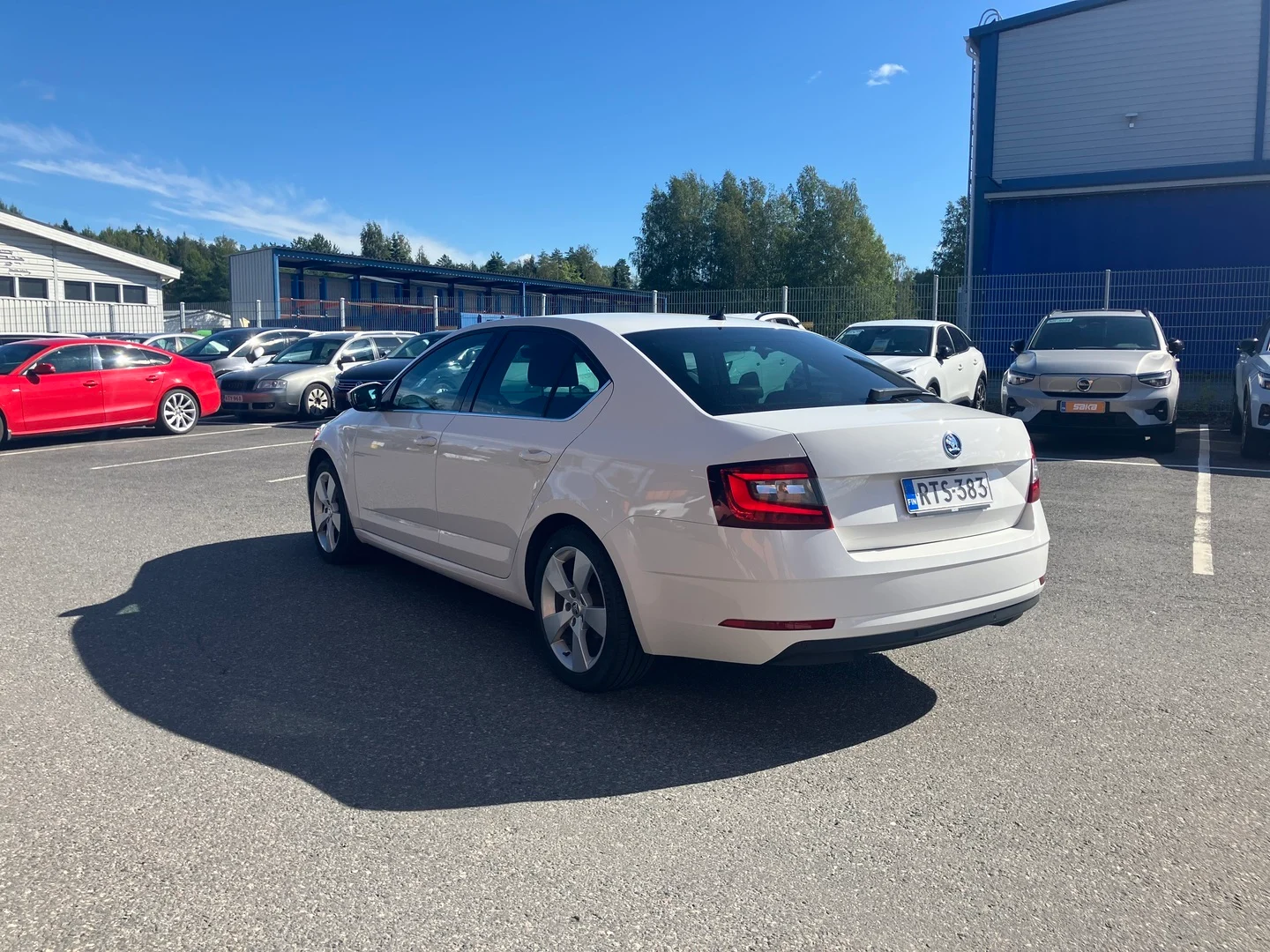 Car Image - 6Wi0IzmUYYn4NZwi6ZUrgv
