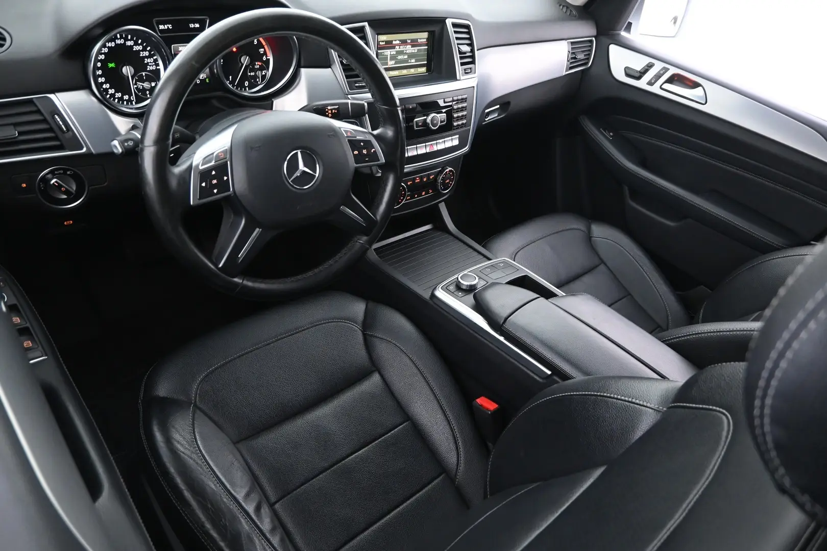 Car Image - 6YQSxz7IgjvL1UqUZ3Oho4