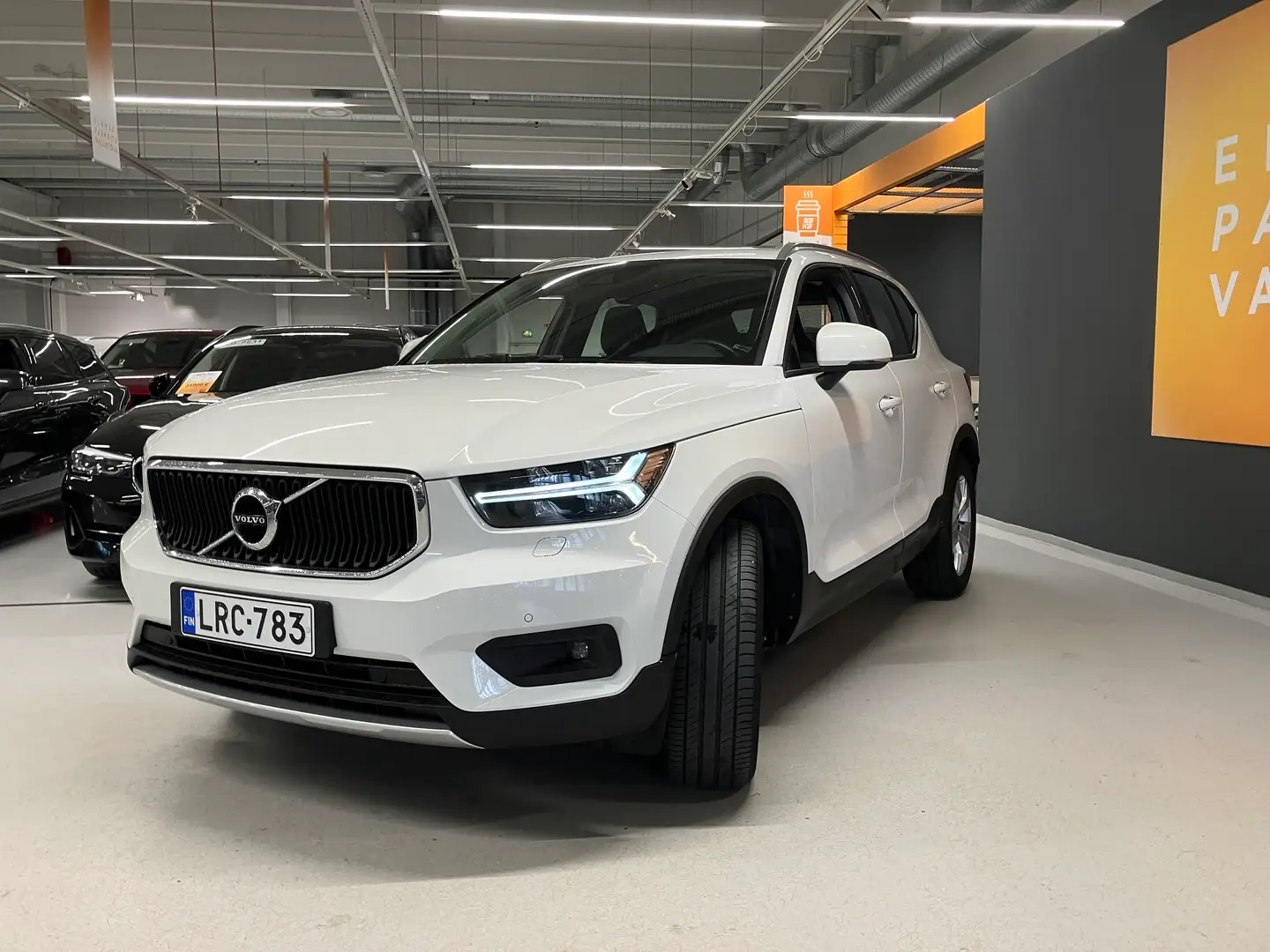 Car Image - 40dtQzLDzg7l5wRealjv08