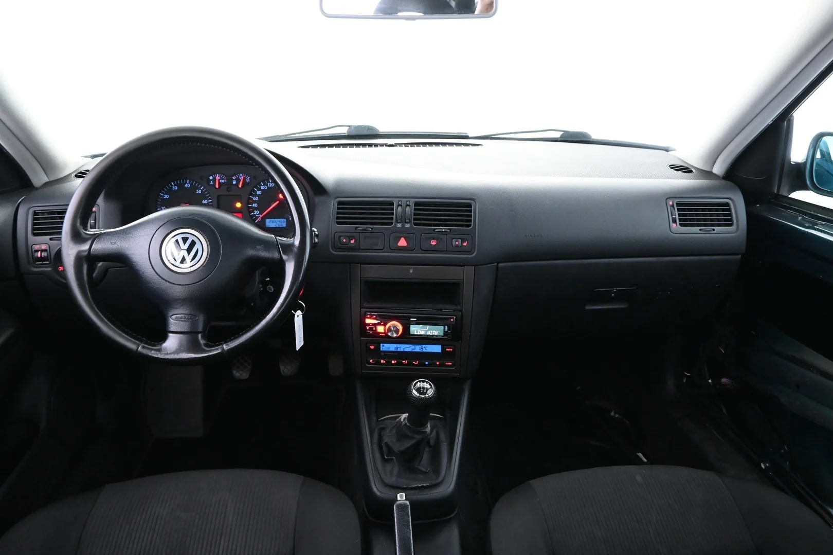 Car Image - 3qFuY4gTAF1MbMgYJb2FCl