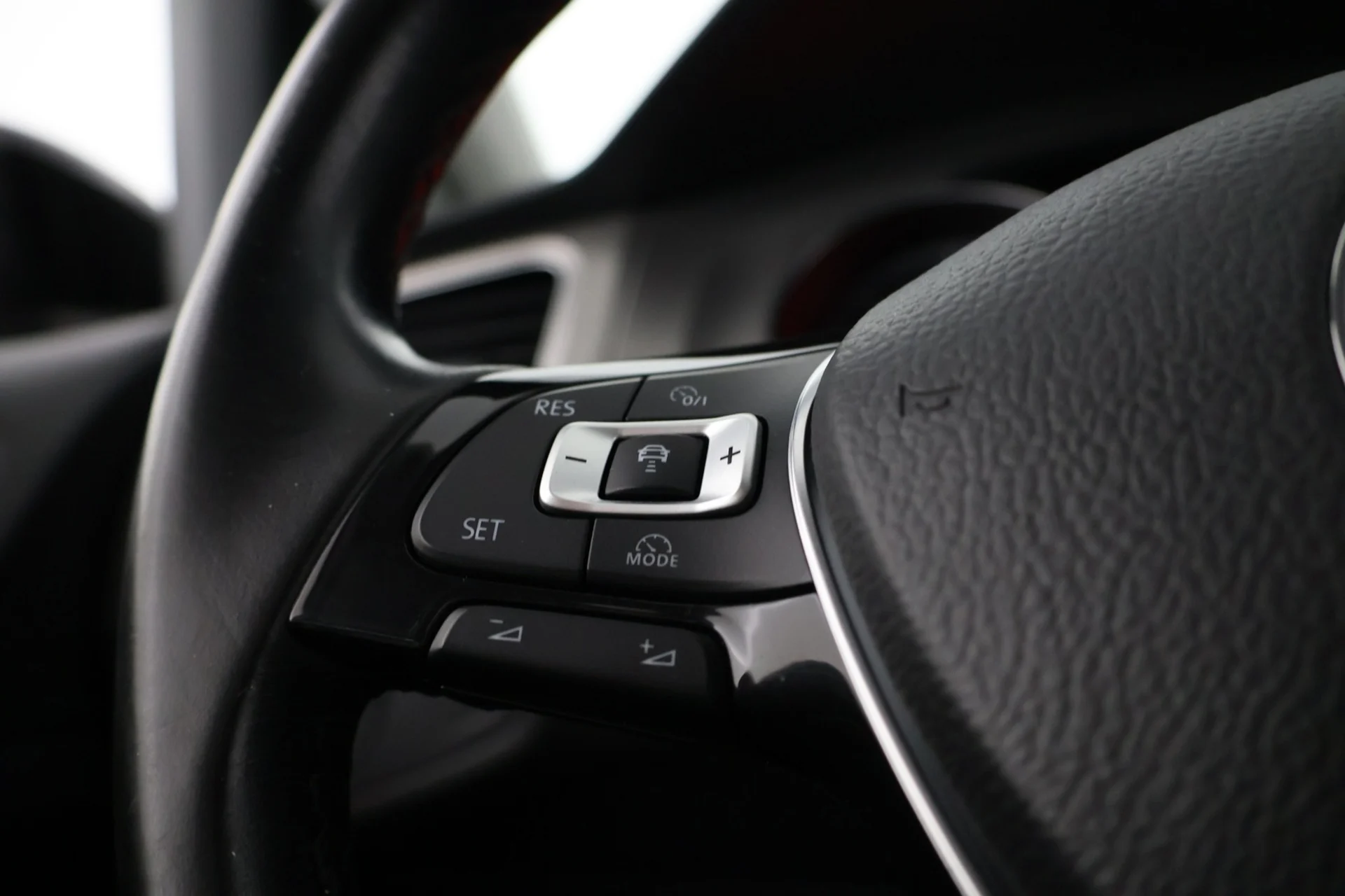 Car Image - 3lxFVLbSNBKPq4tQWzzn1w