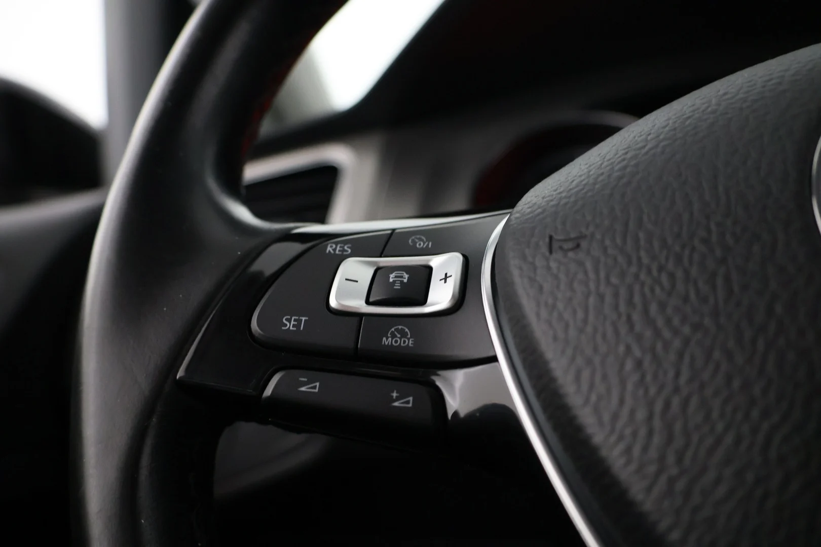 Car Image - 3lxFVLbSNBKPq4tQWzzn1w