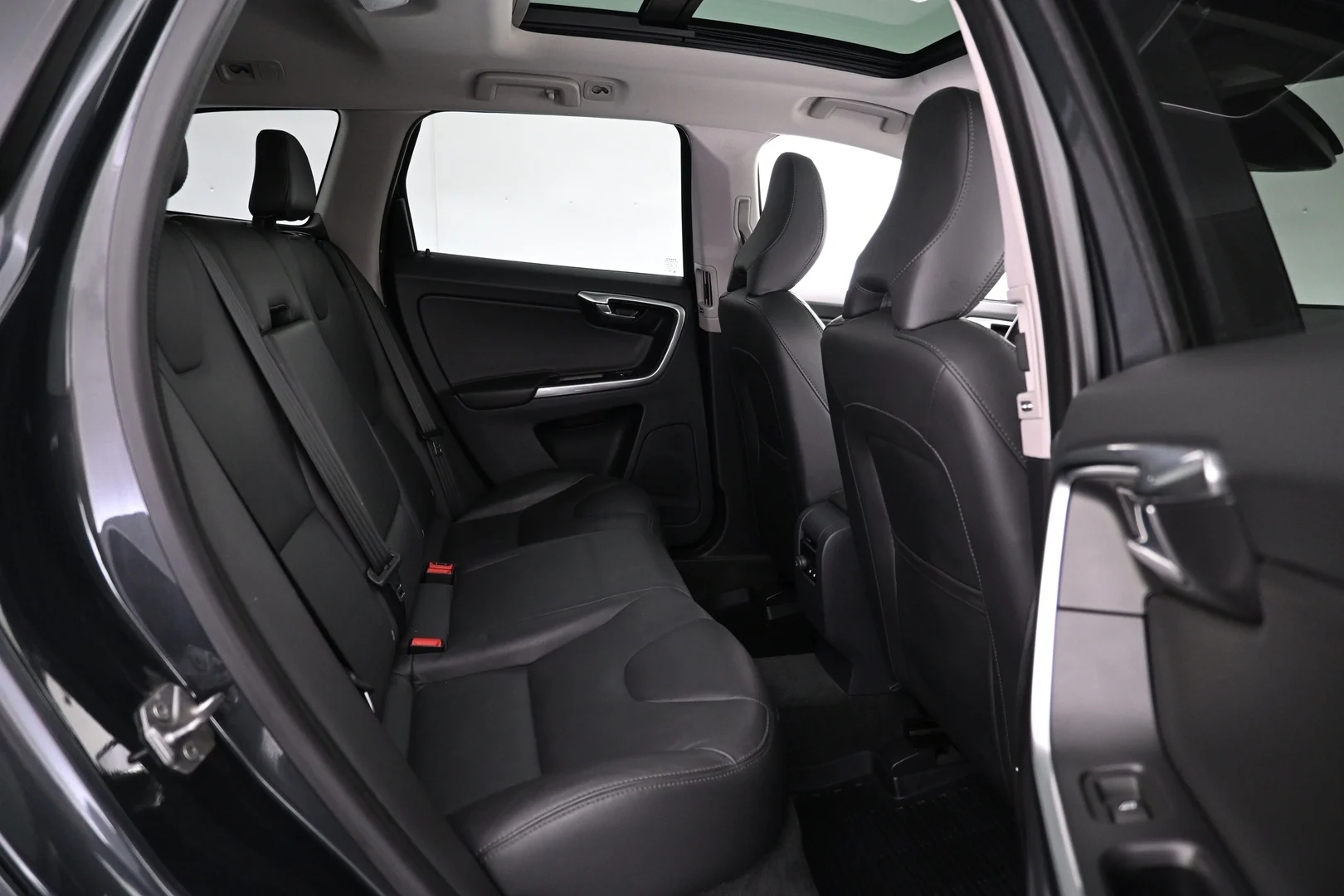 Car Image - 2o9IbDChBWkuKmL8wBhniU