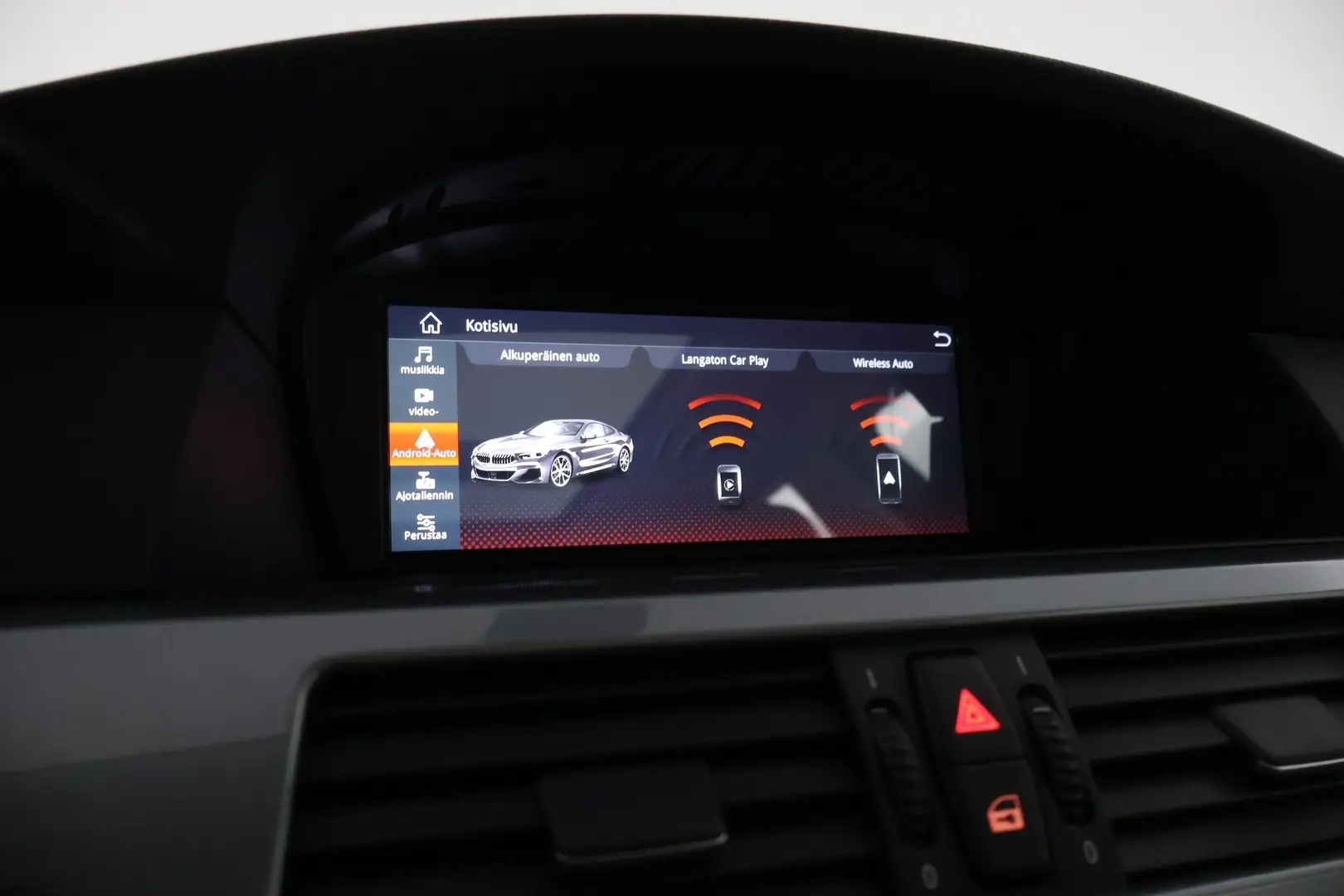 Car Image - 8kTN42r3JTpYHMjQ8x1bT