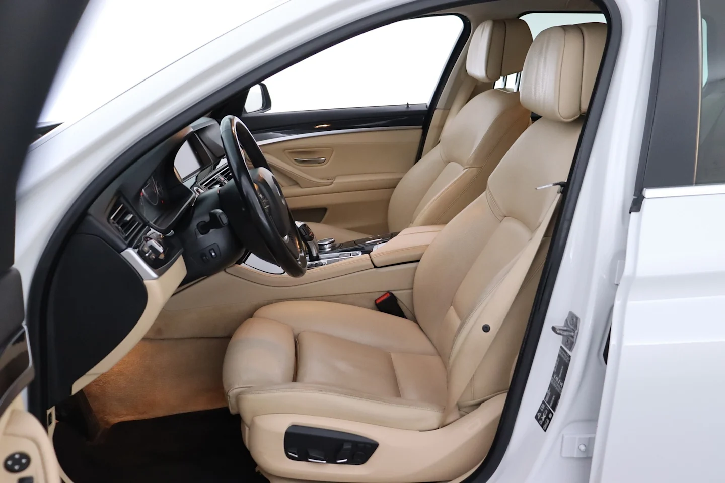 Car Image - 3C9eUwByKyad5s91Vf9gso