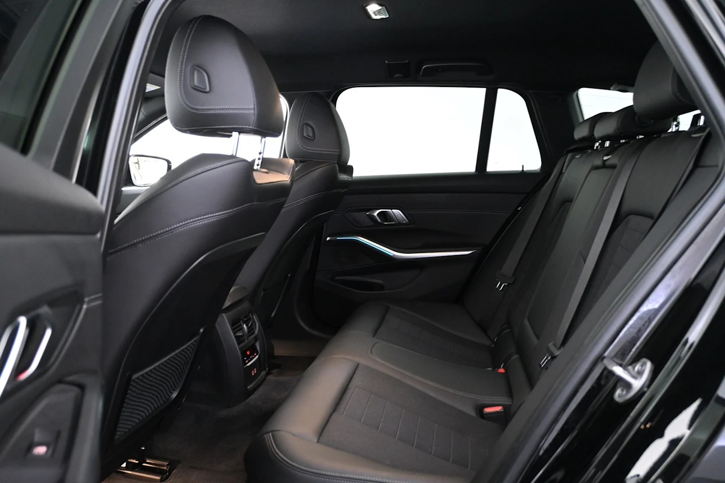 Car Image - 5M6QSCl4VVsQgaSOxDq1l2