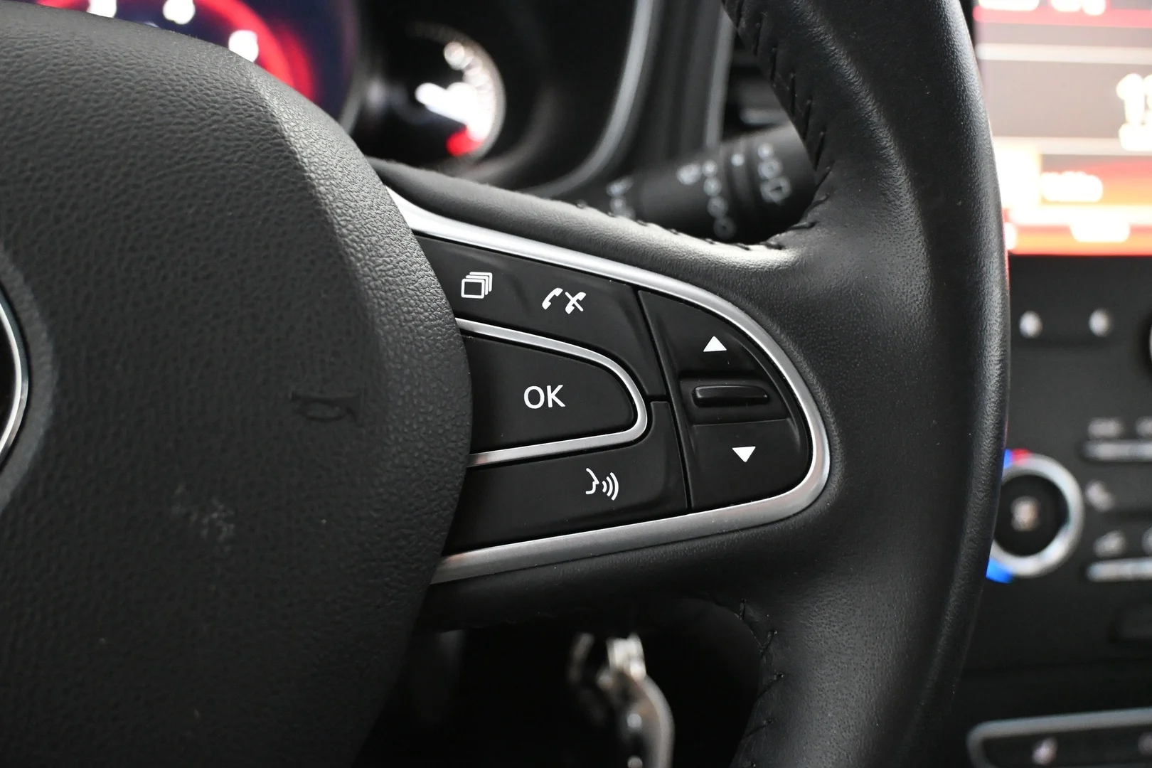 Car Image - 3E1le8vTSSZ5NHpfoQMt8C