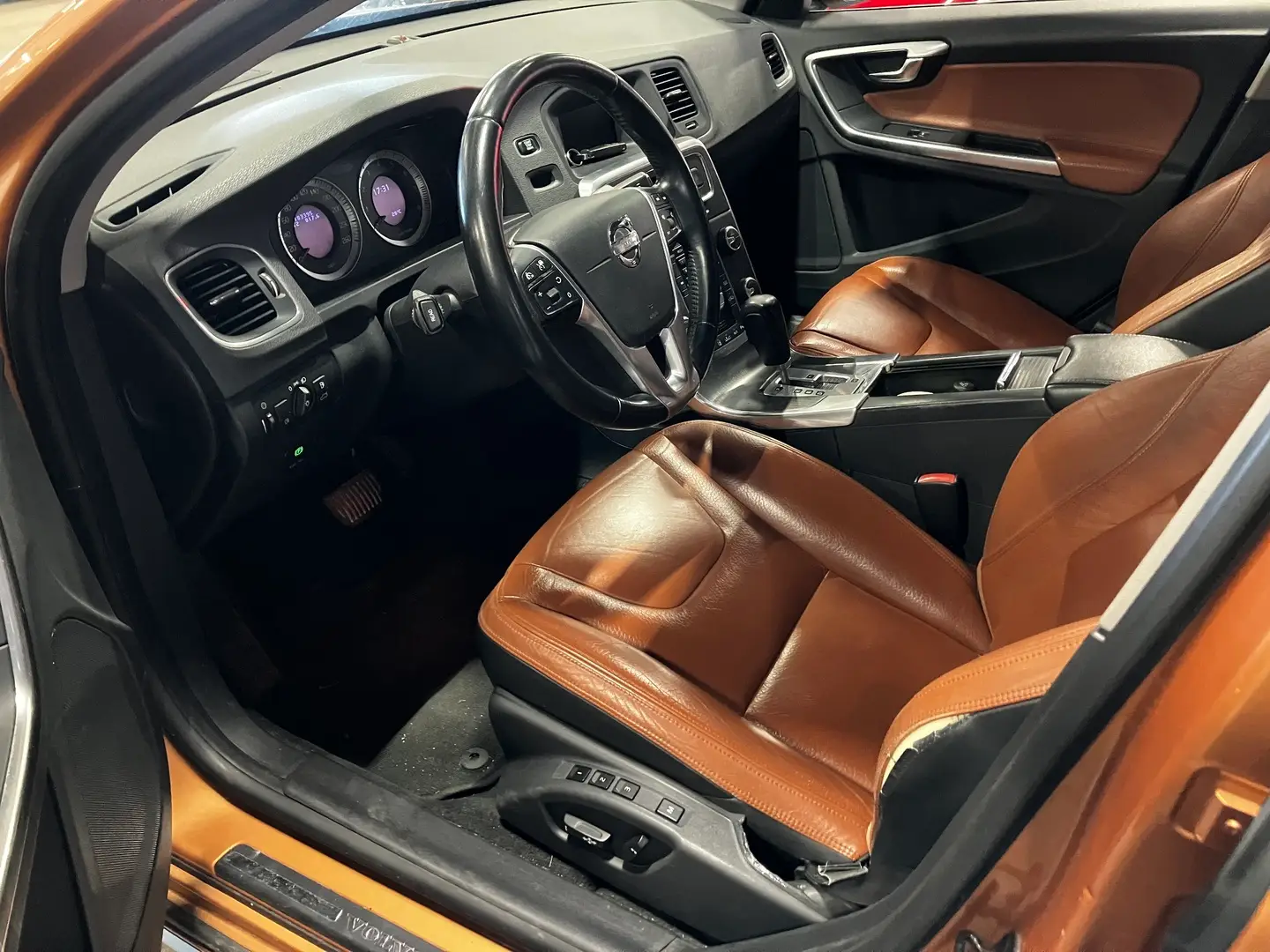 Car Image - 14n8YcFwSfEA20ZAuTgwHX