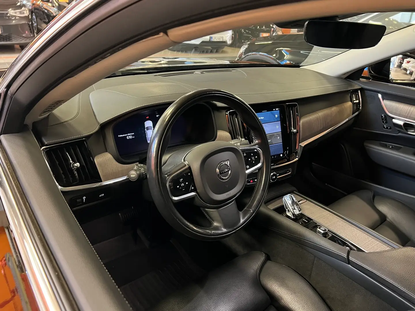 Car Image - 4xaQBJMt9sqErWu7xChVJl
