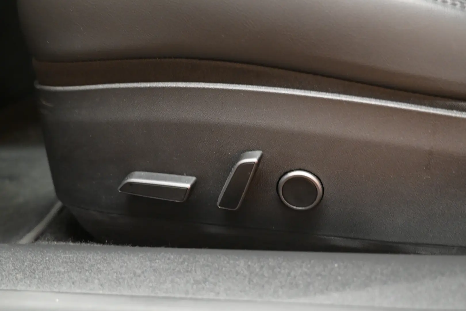 Car Image - 1KnJOMT4FAAAVMGrY8scqF