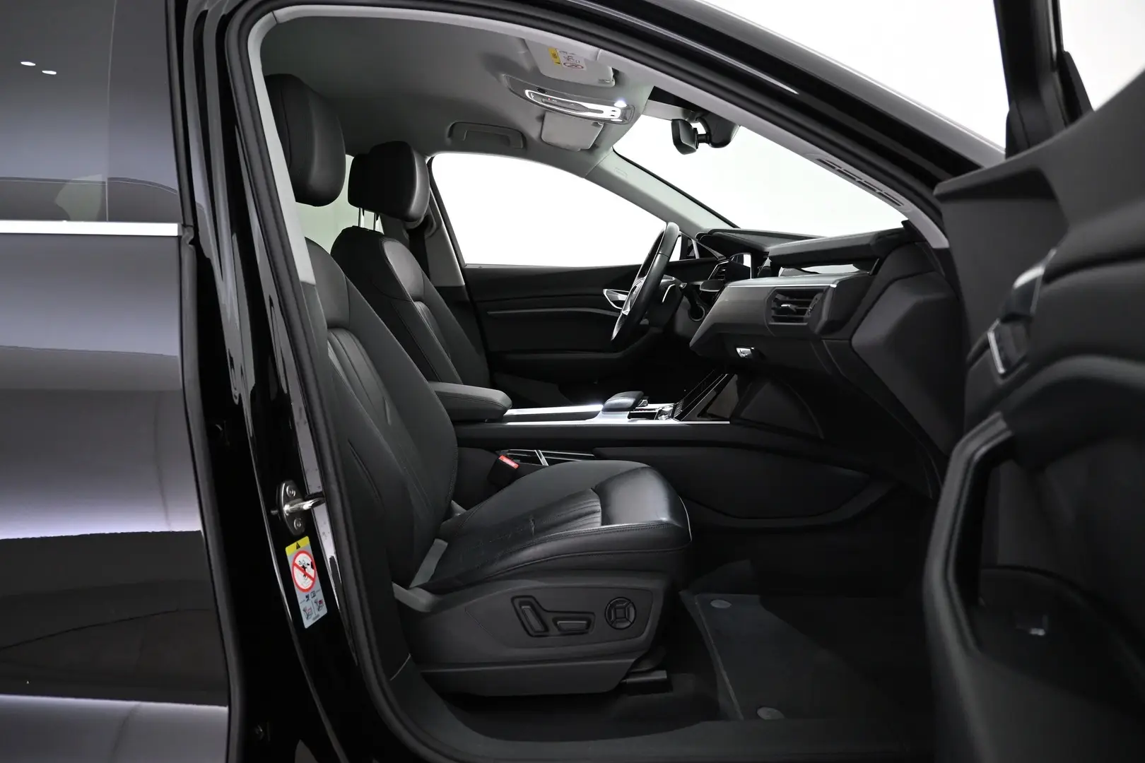 Car Image - 6xNgZ8RcXHmW7k8g8nsCAc