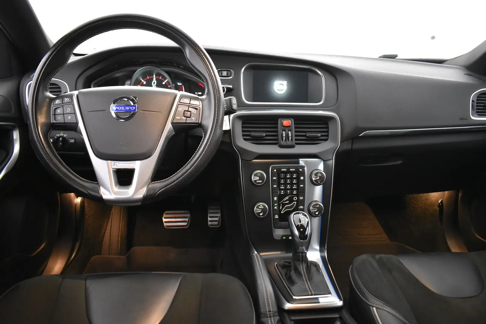 Car Image - 74BR59D8G00Vw0O4zobgDe