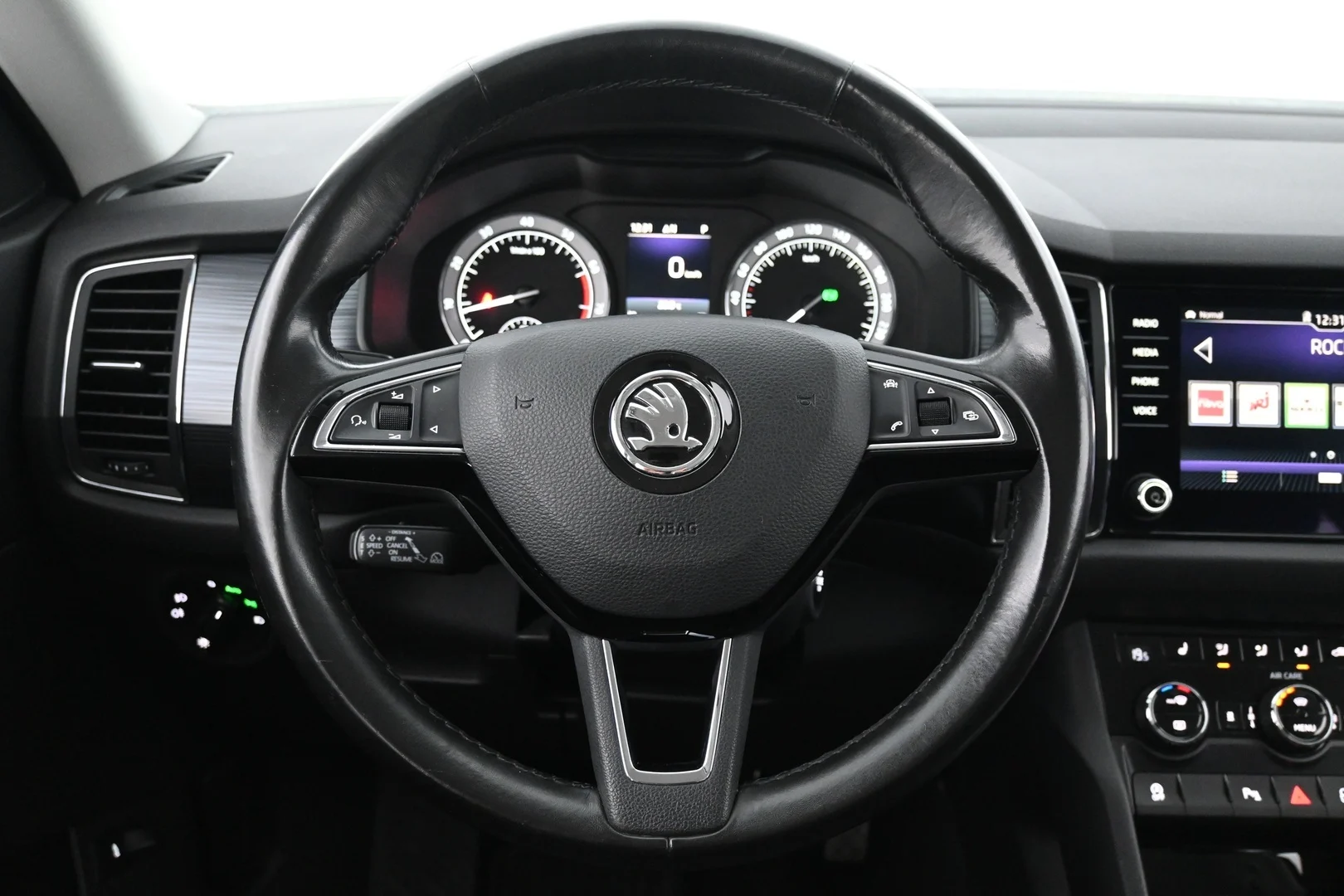 Car Image - 33GsZm2gpidWajplDPzfRv