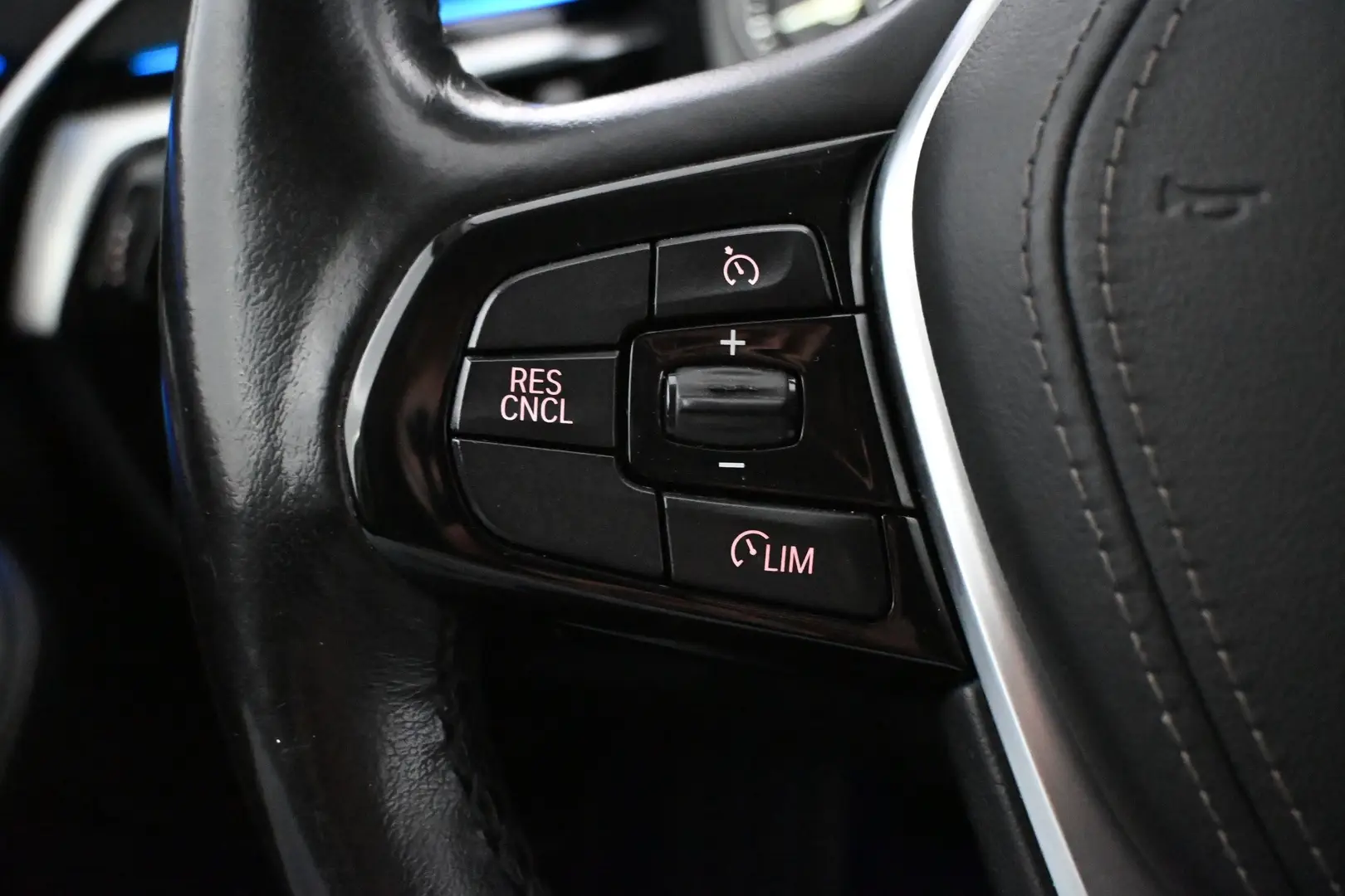 Car Image - 2jdAOwslVd7f4Yy0W3wvpM