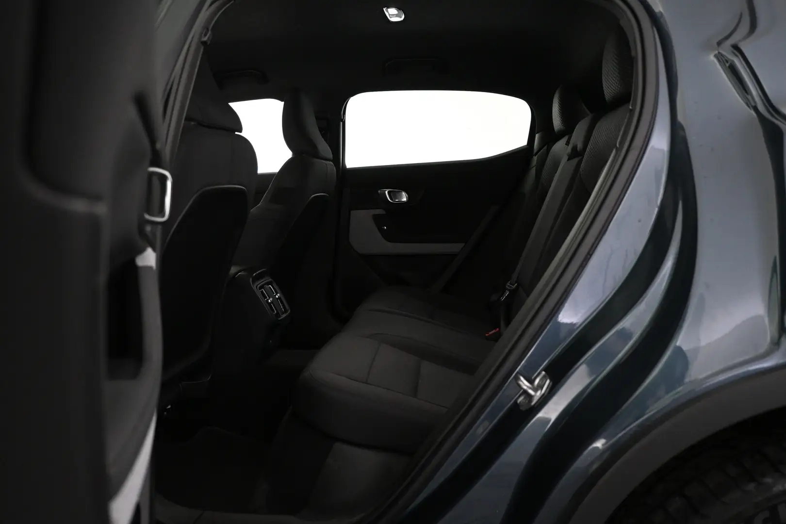 Car Image - WzOgwSe8hr7zyeHpvFfoS
