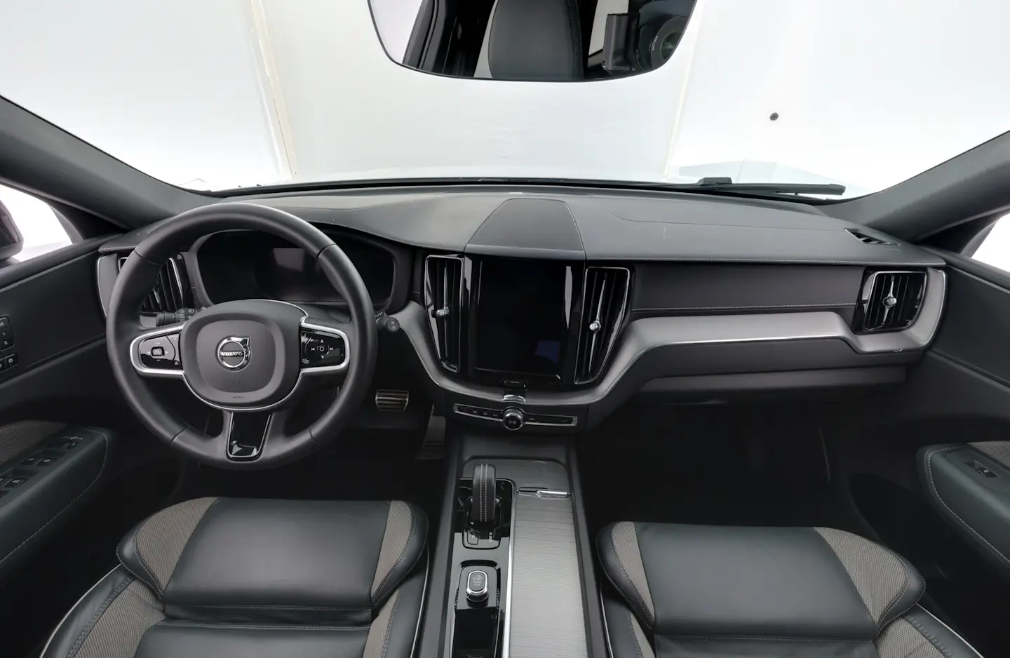 Car Image - 1Gi9ls1ead1ZS1pXNuNhGT