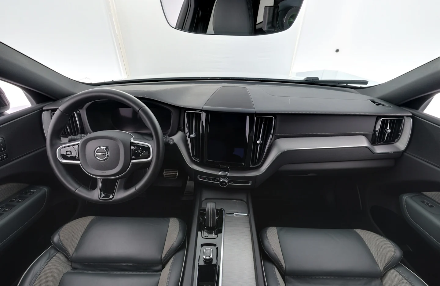 Car Image - 1Gi9ls1ead1ZS1pXNuNhGT