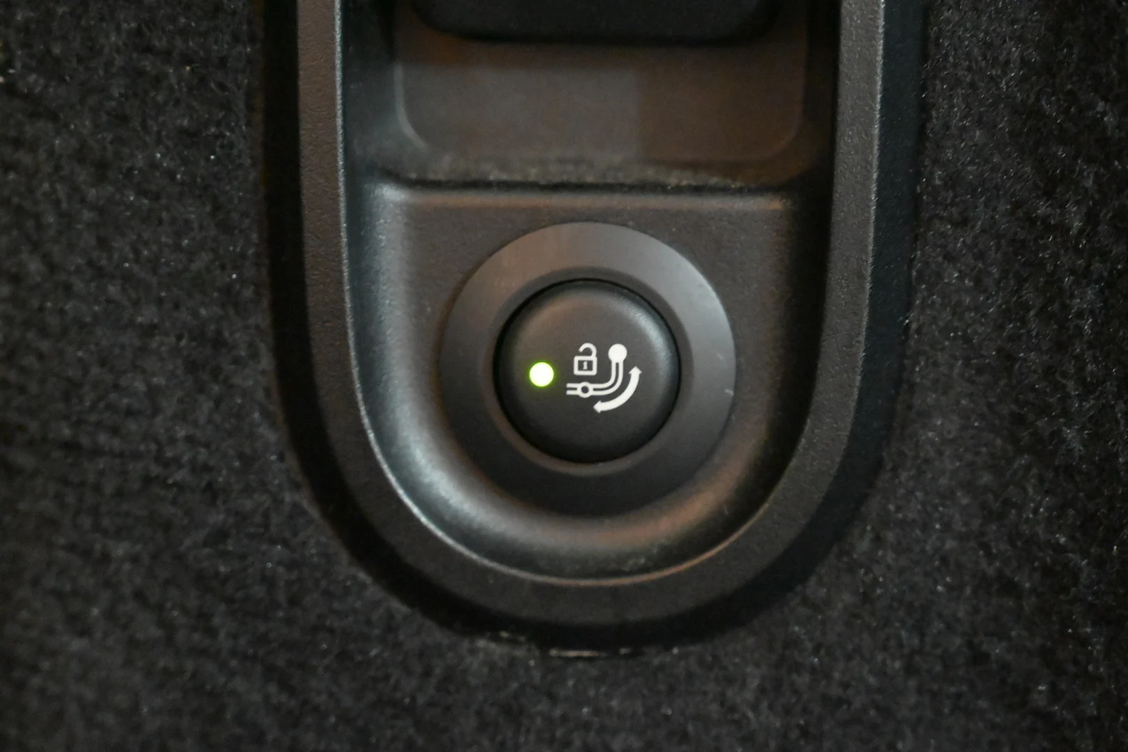 Car Image - Gf9VgdRJ48STAzgiwiKXp