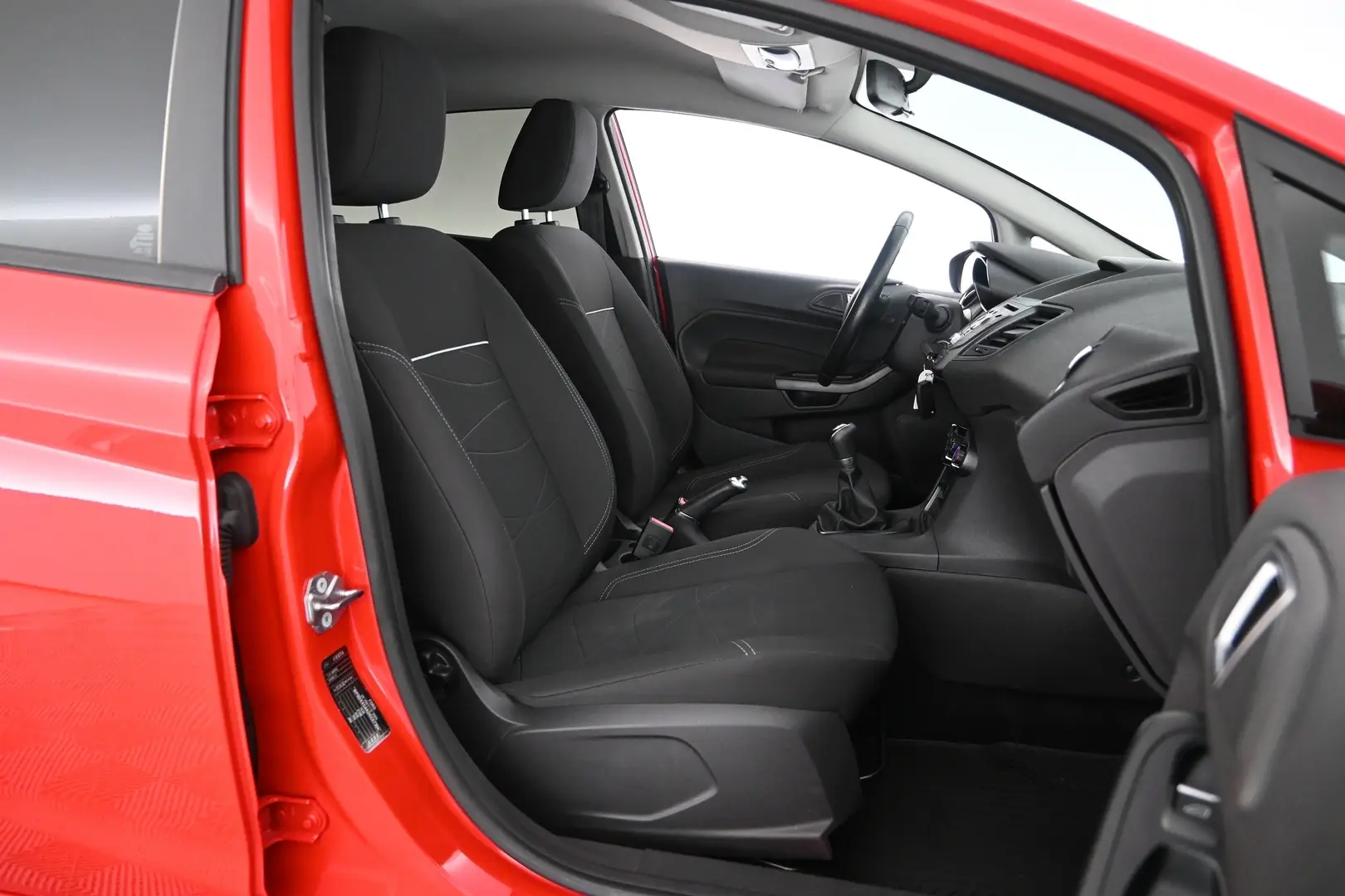 Car Image - 2010BCGeybzqKZFQK4cAA4