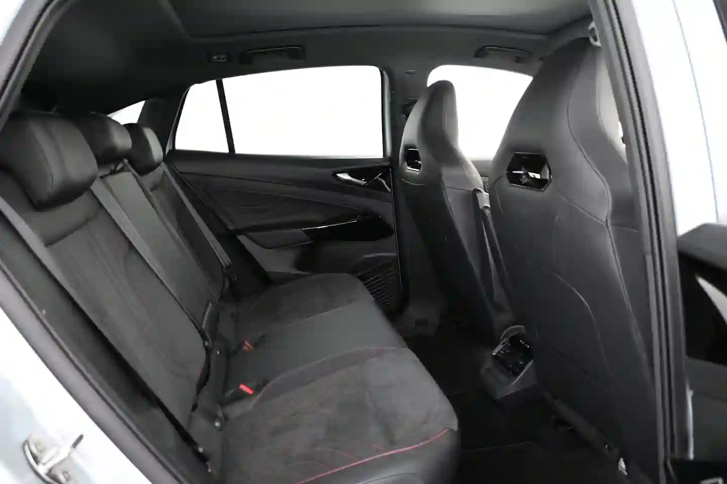 Car Image - 72LUiH8MKy1o8jcvLHKxrc