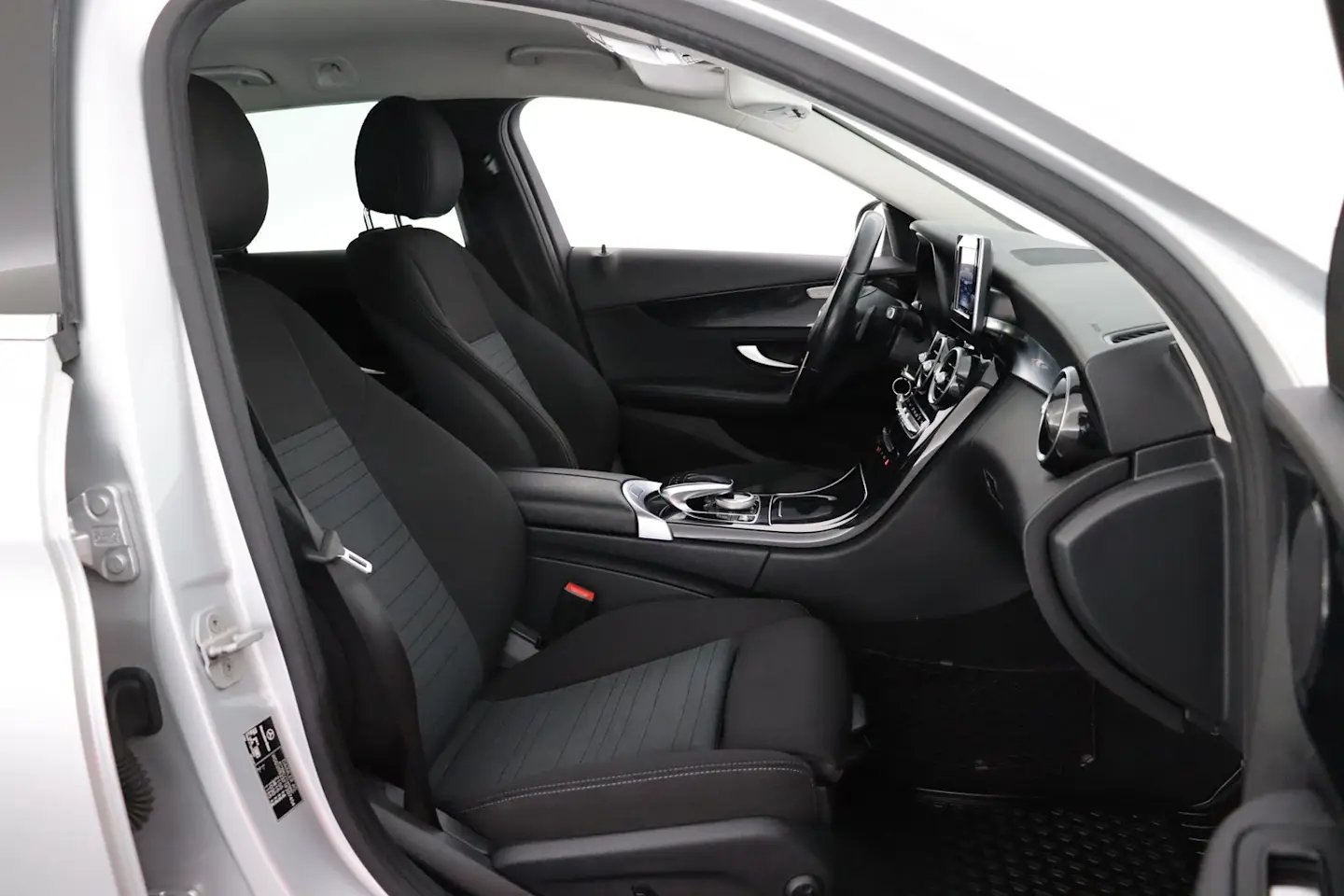 Car Image - 4KqVovLujRbjfX7Gs6iTWQ
