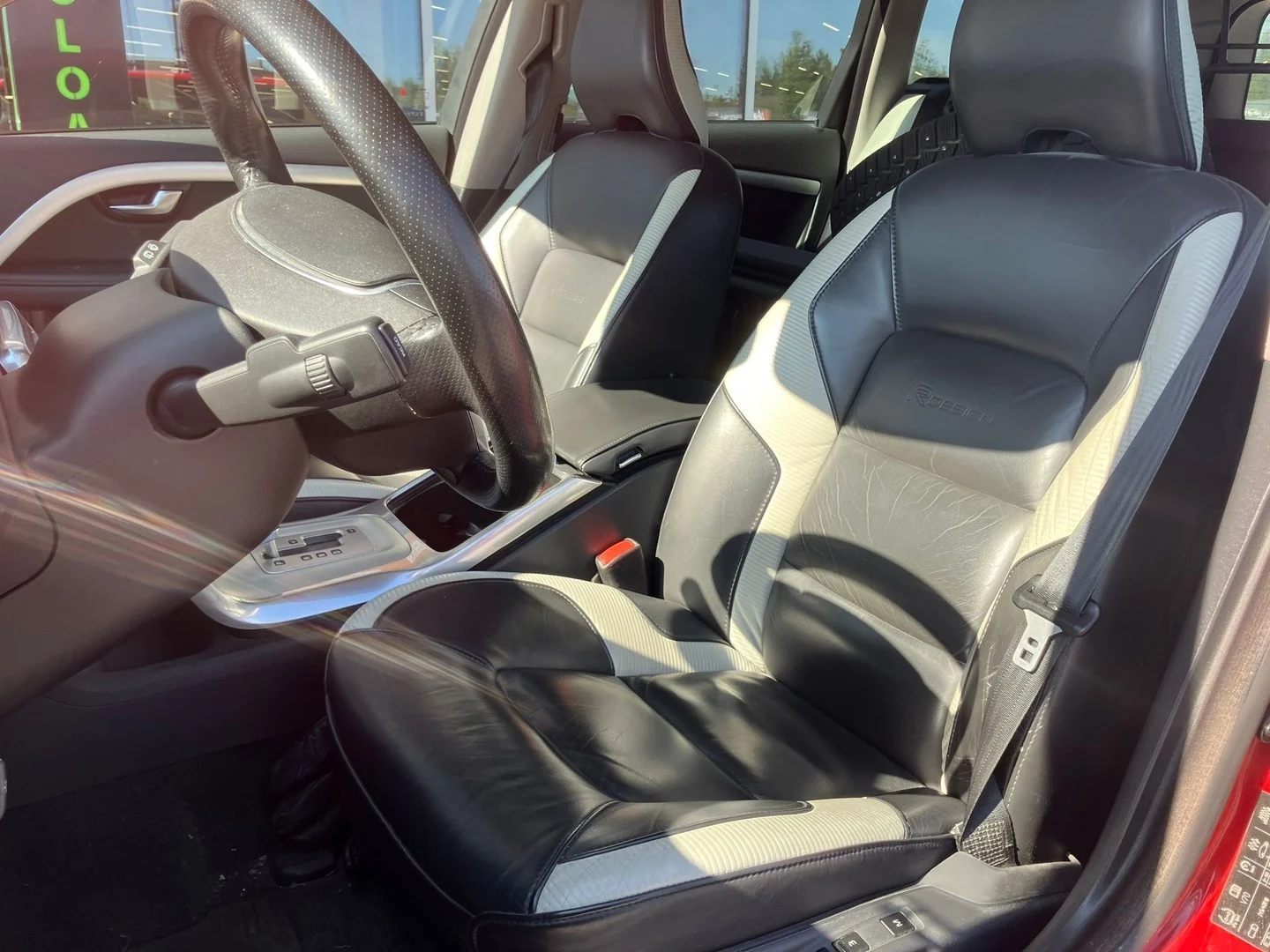 Car Image - loXMVxXNYfpdl15HujUSy