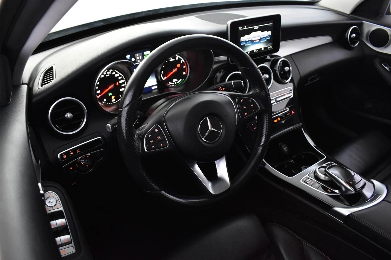 Car Image - D4njINO0UrtYpjL7BYj6f