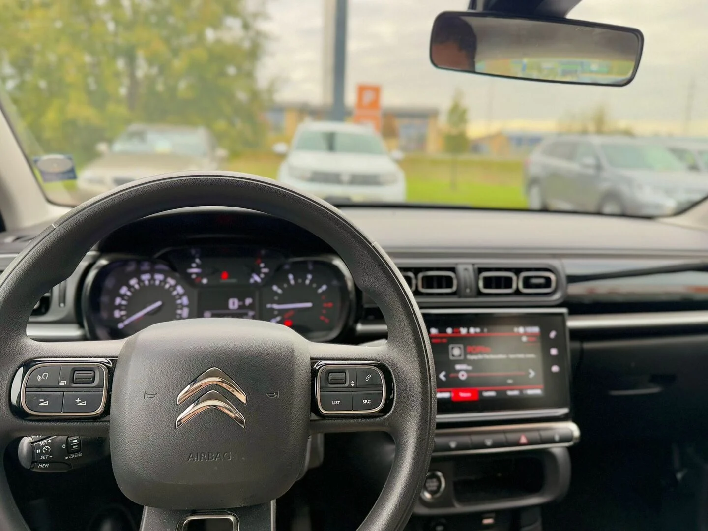 Car Image - 1yNFGpDf25JD4jSsqbB360