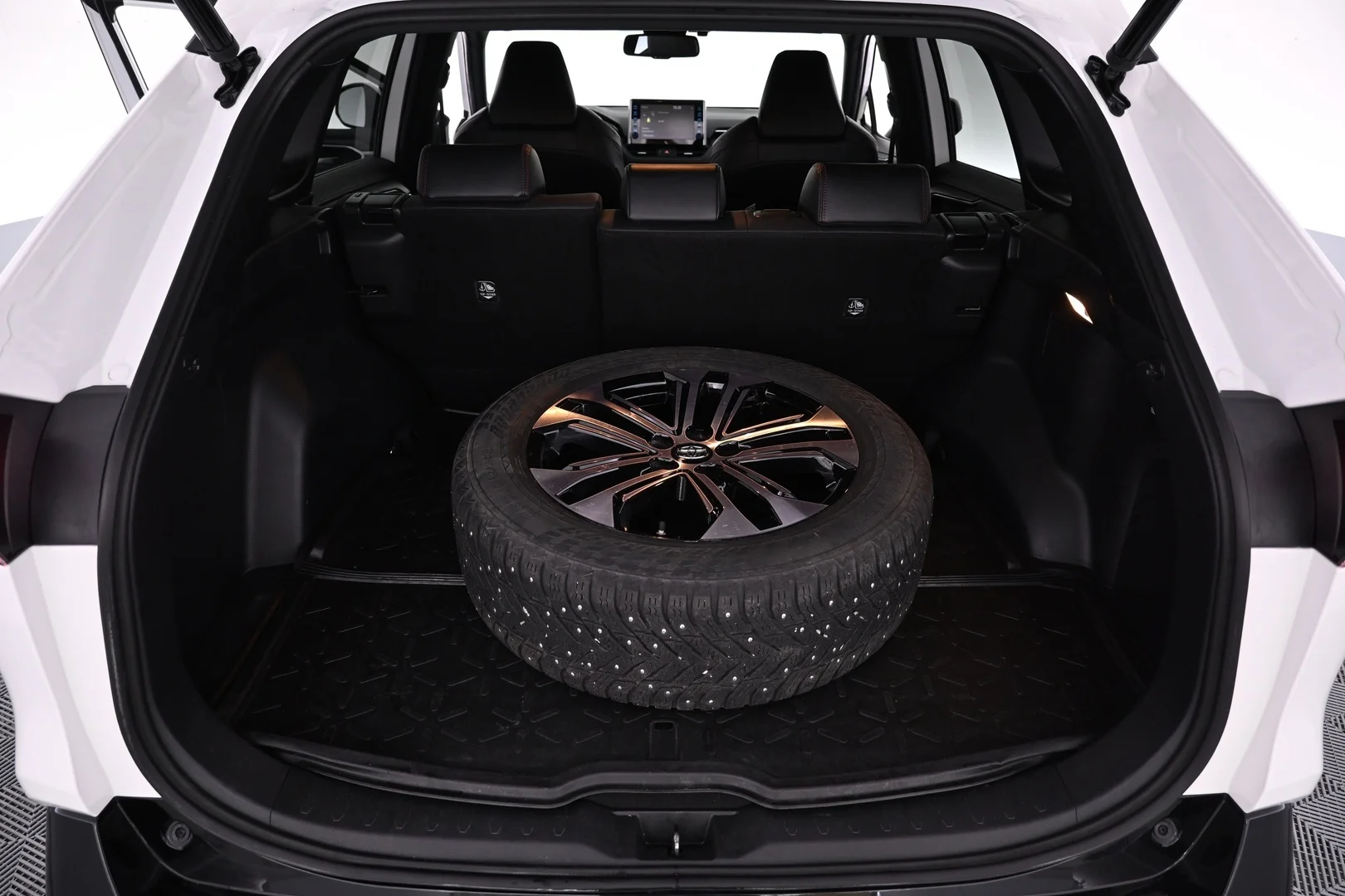 Car Image - 7GgM3ZbW7DEZMdPpAQYjLc