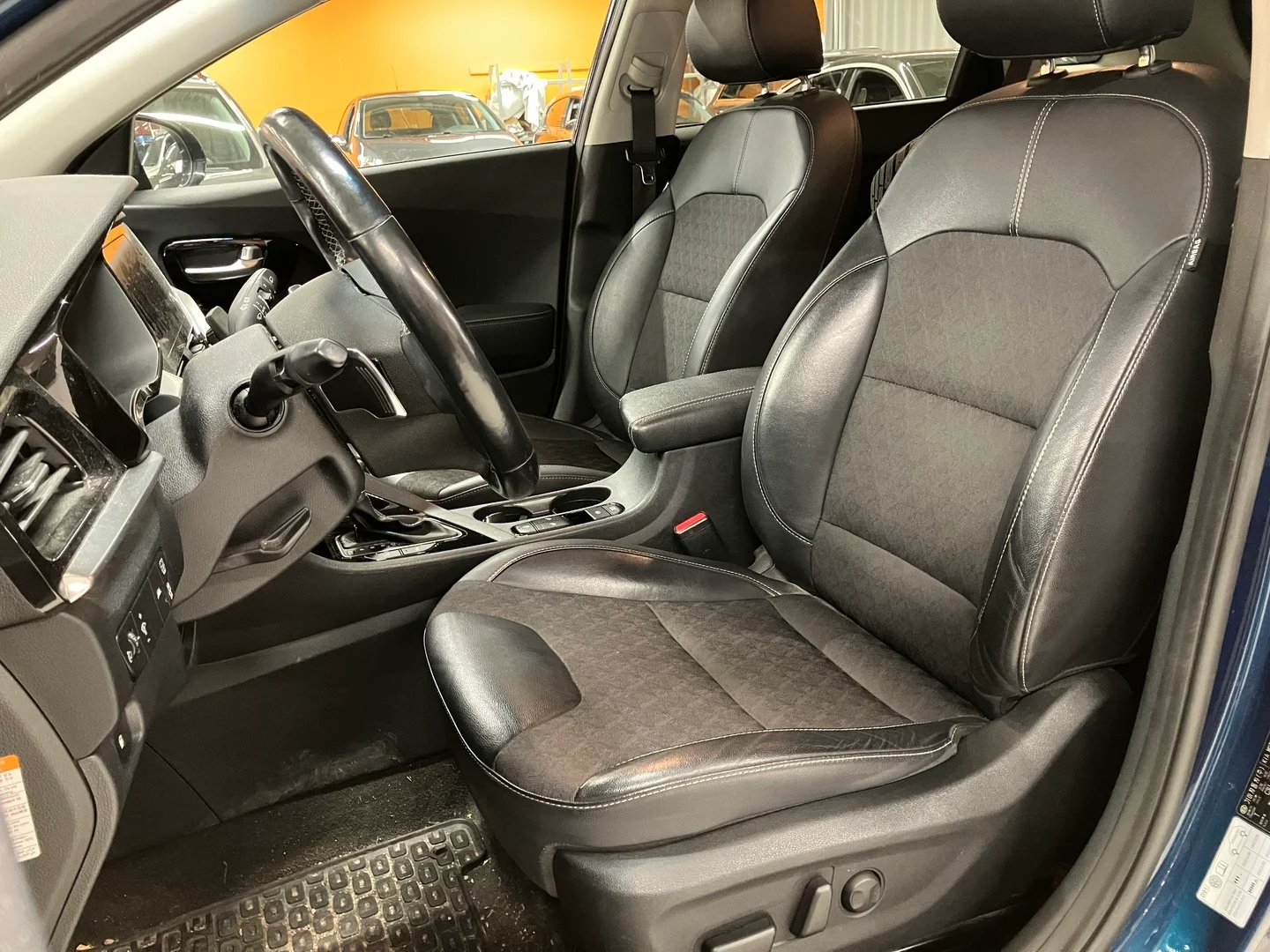 Car Image - 2rqV8O4ecfse8OOxv094zI