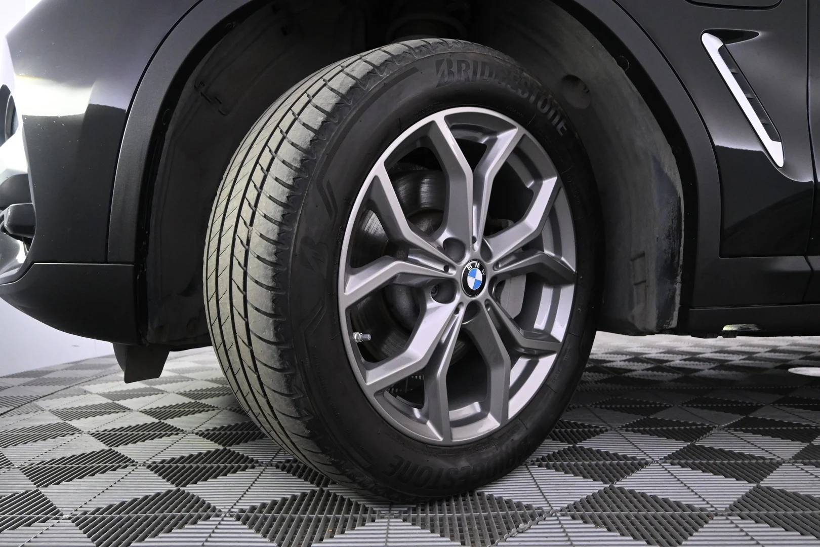 Car Image - 2IyQ4AJqzsFfTdaDzy5t2o