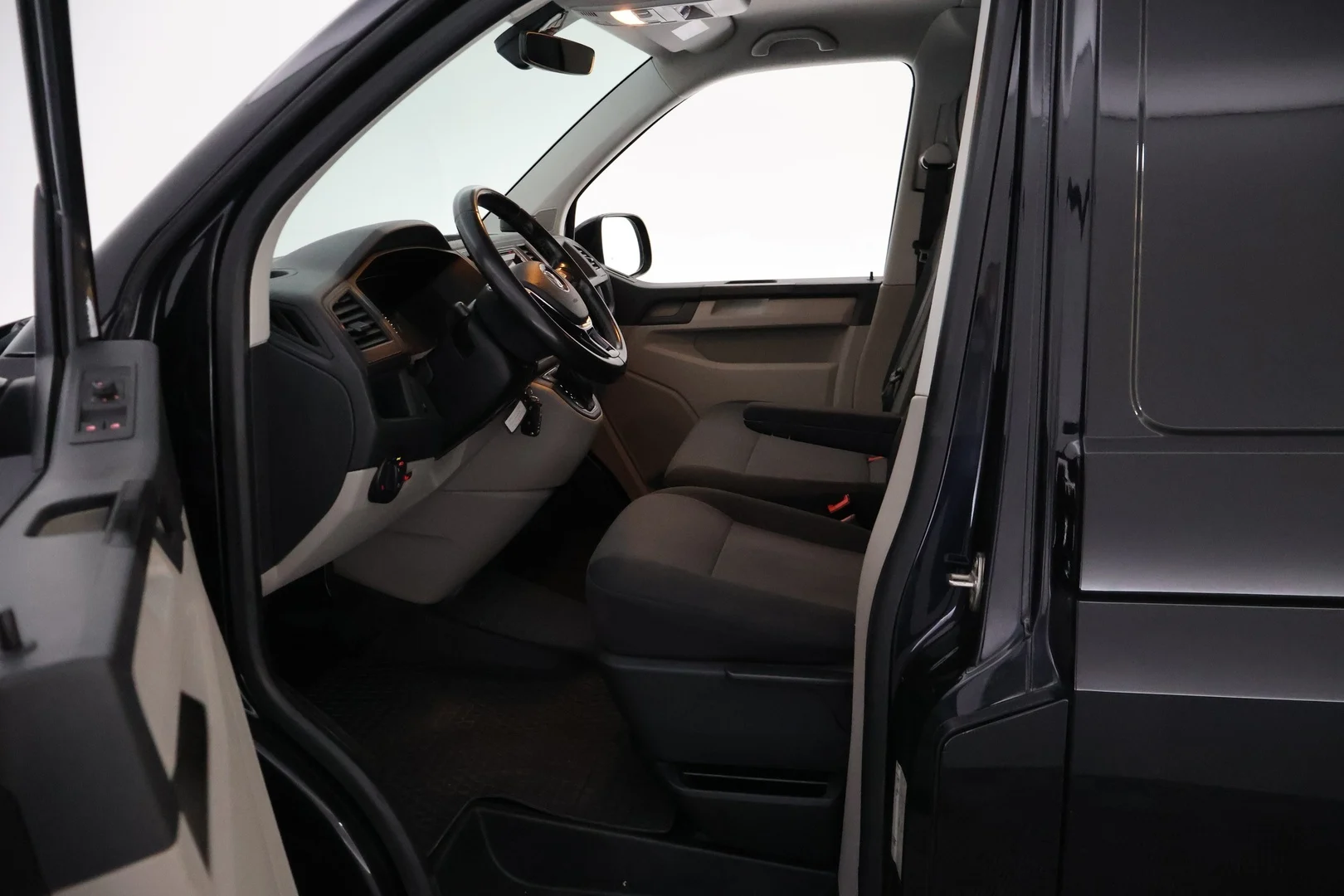 Car Image - 5t688P4XopmJJscu9hG4aI