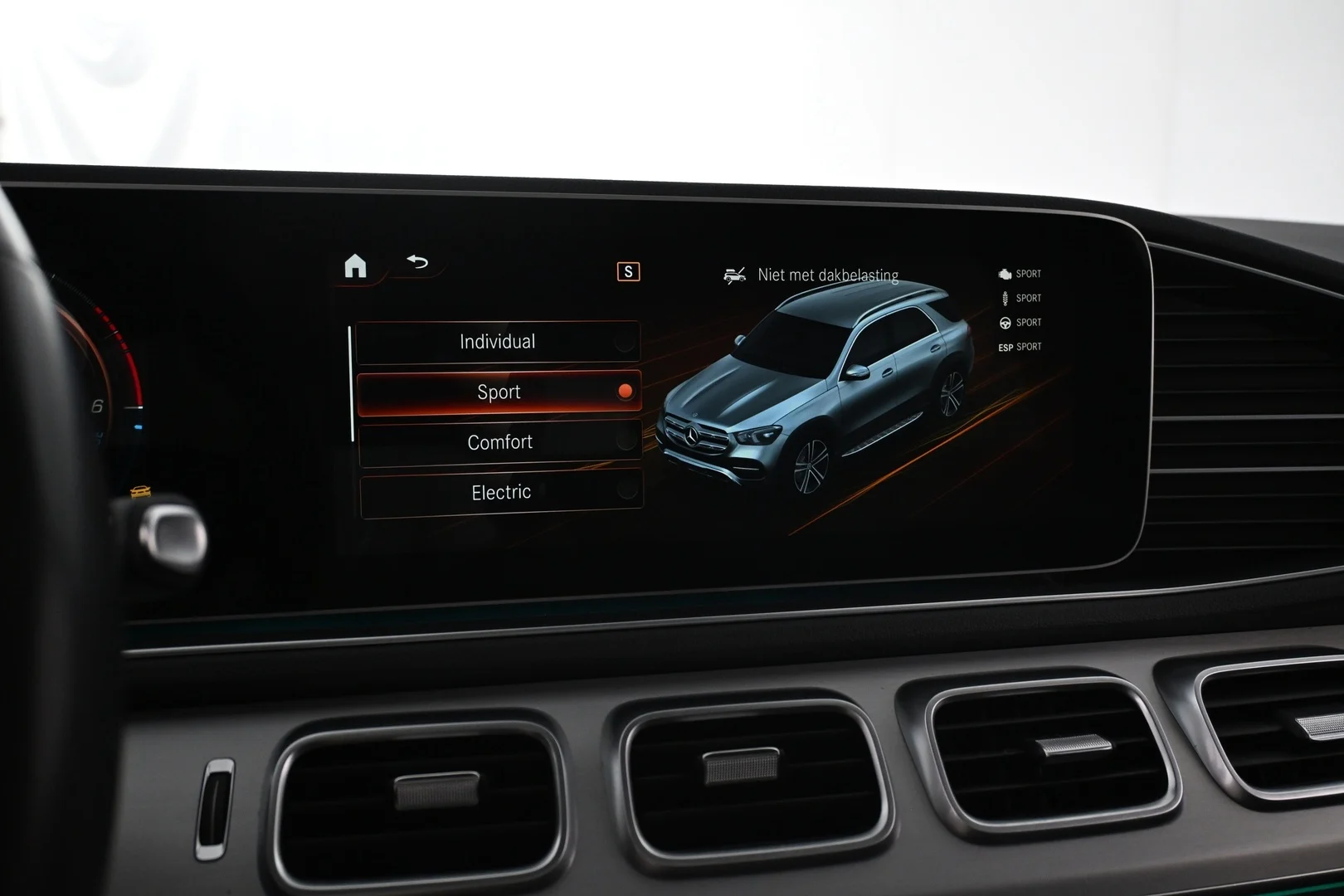 Car Image - 4tyZcVZzH3SO4CIWA78HQM