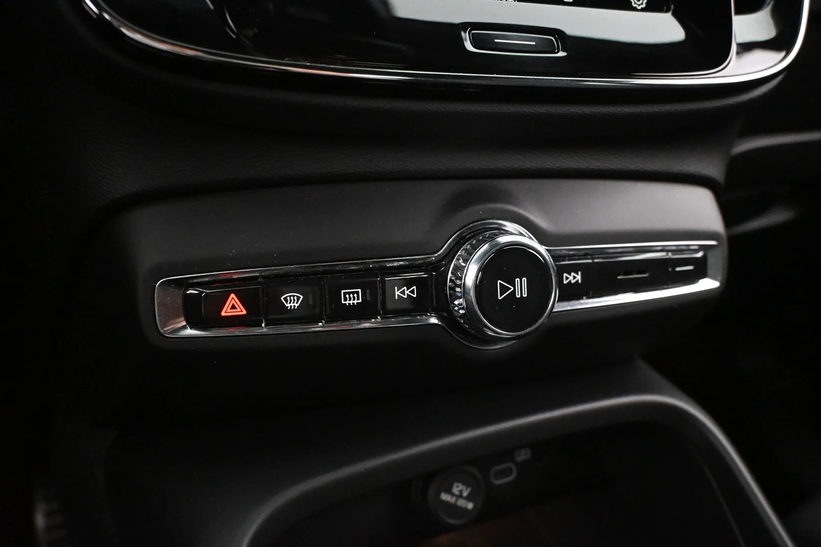 Car Image - lFNsjZot8TnNwpbwEIuYz
