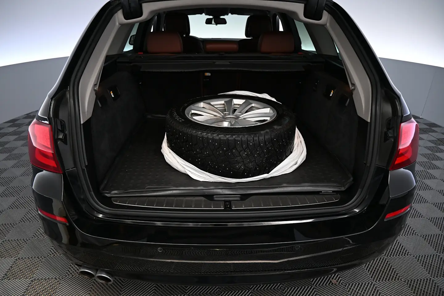 Car Image - T1eDD4zF2K8G1tlfFP0kL