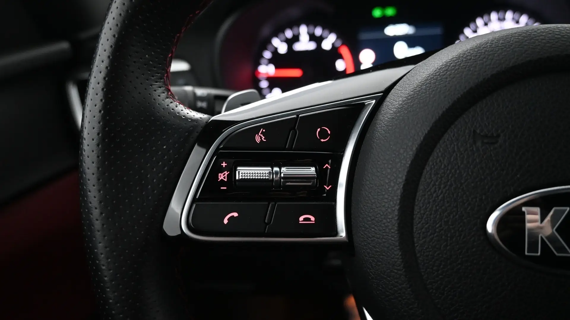 Car Image - 5QWnCAGh1peihwVSO5Cexq