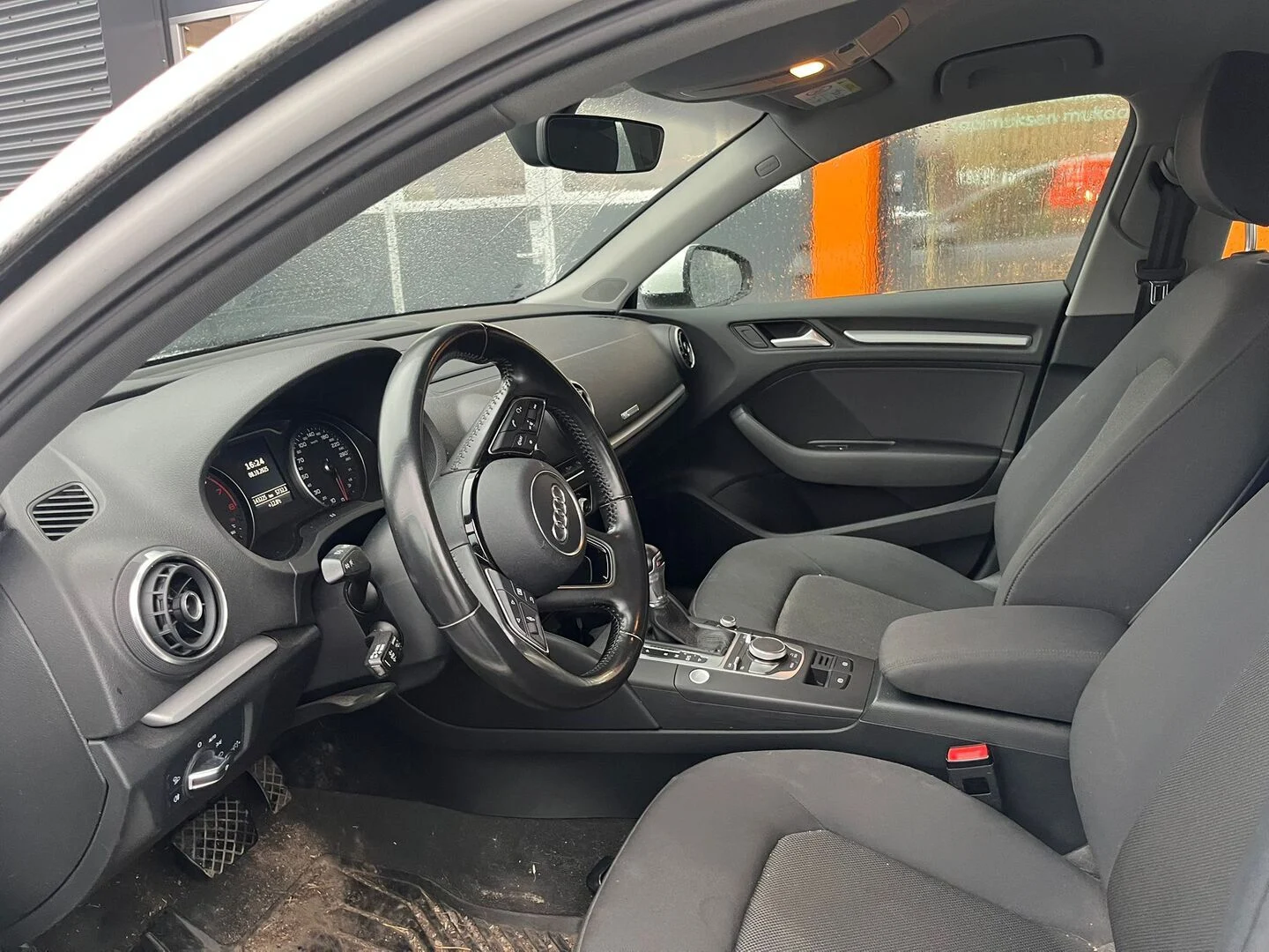 Car Image - 3ny1a72uWKQsZQ4IFMAeFN