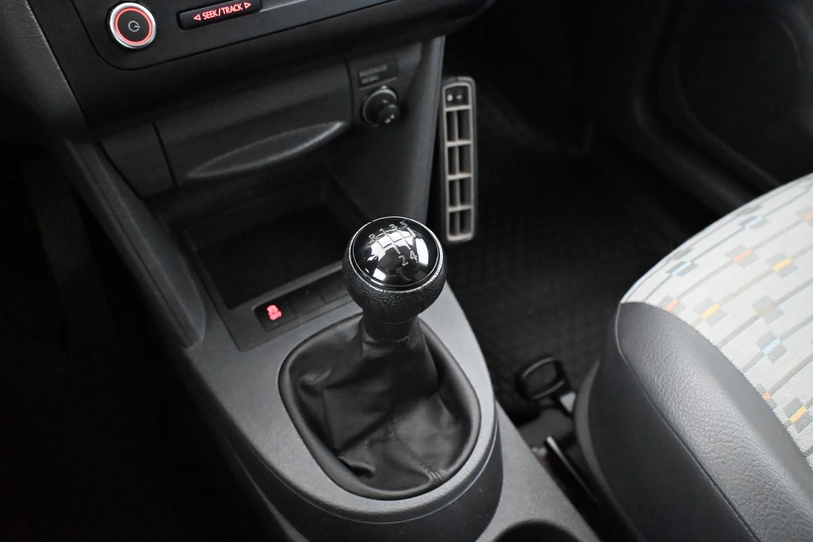 Car Image - 6cBRfCoeCoFCdCsK026swR