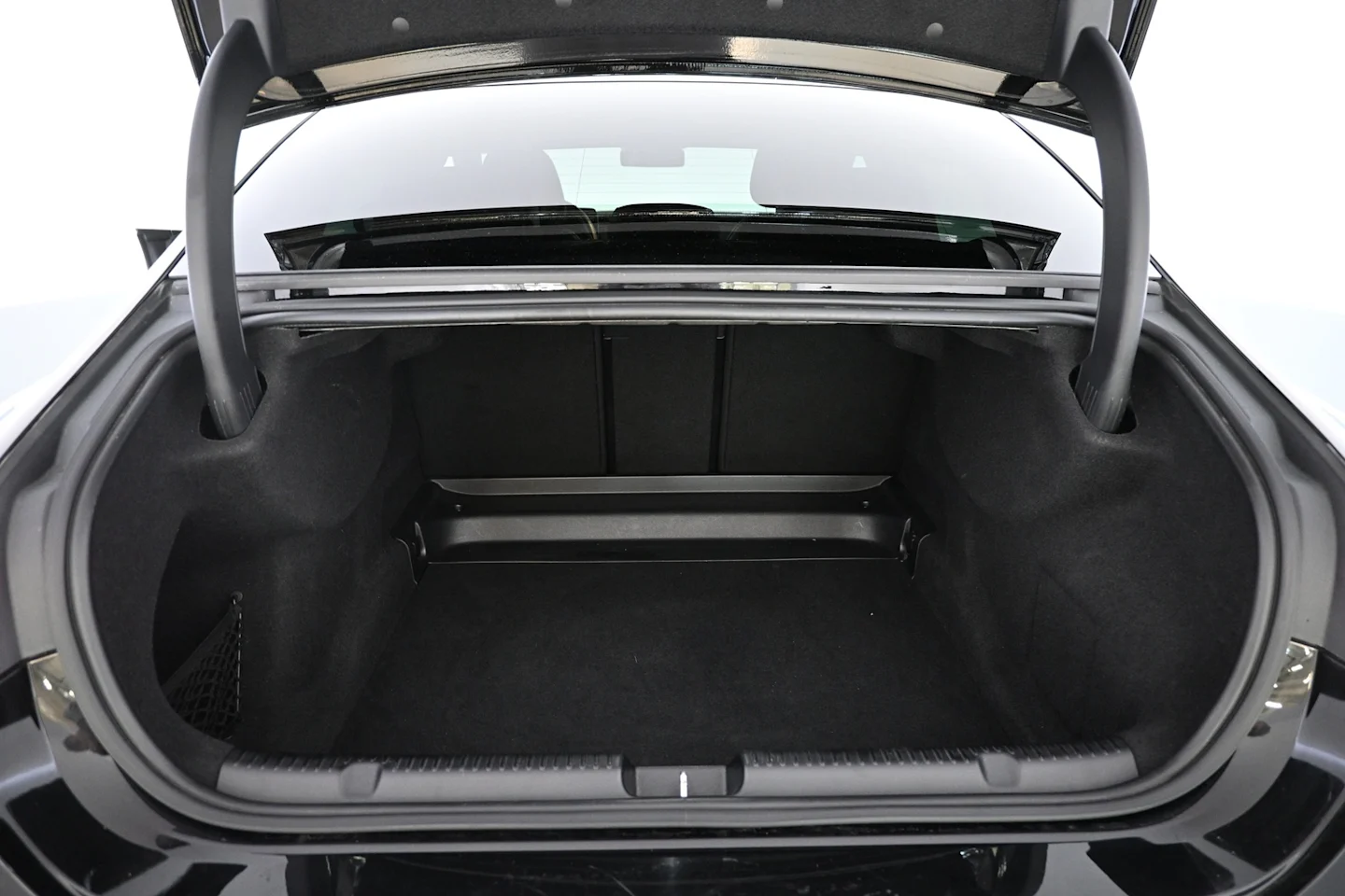 Car Image - 2U7ScRCSQmsp7F7KSw8smv