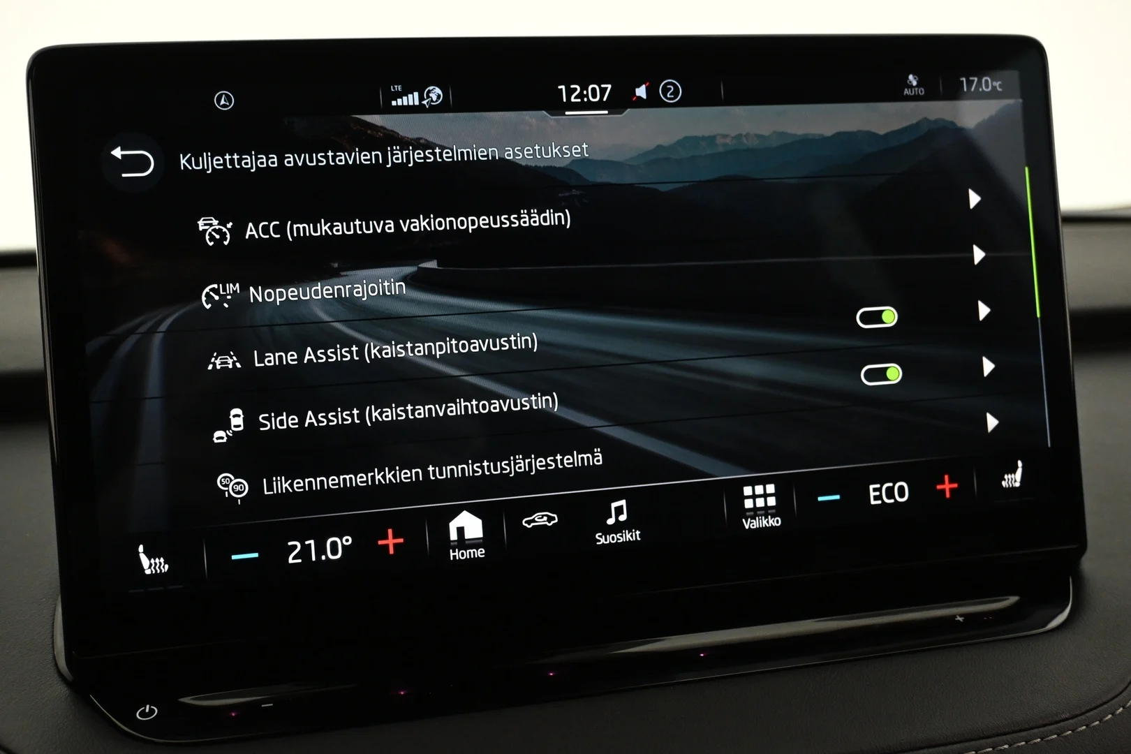 Car Image - 67f0P4Cwi2clHJnZLfDdLN