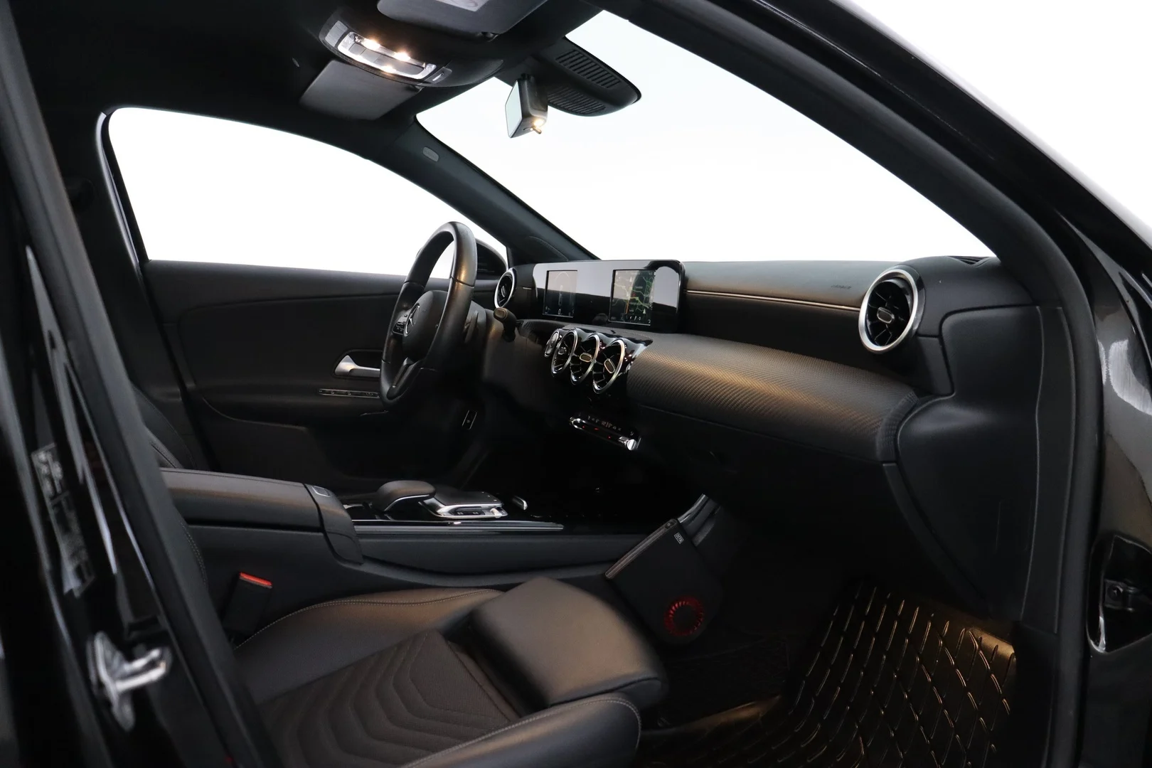 Car Image - 1AJWptYGq77wBgRpF1JJHC