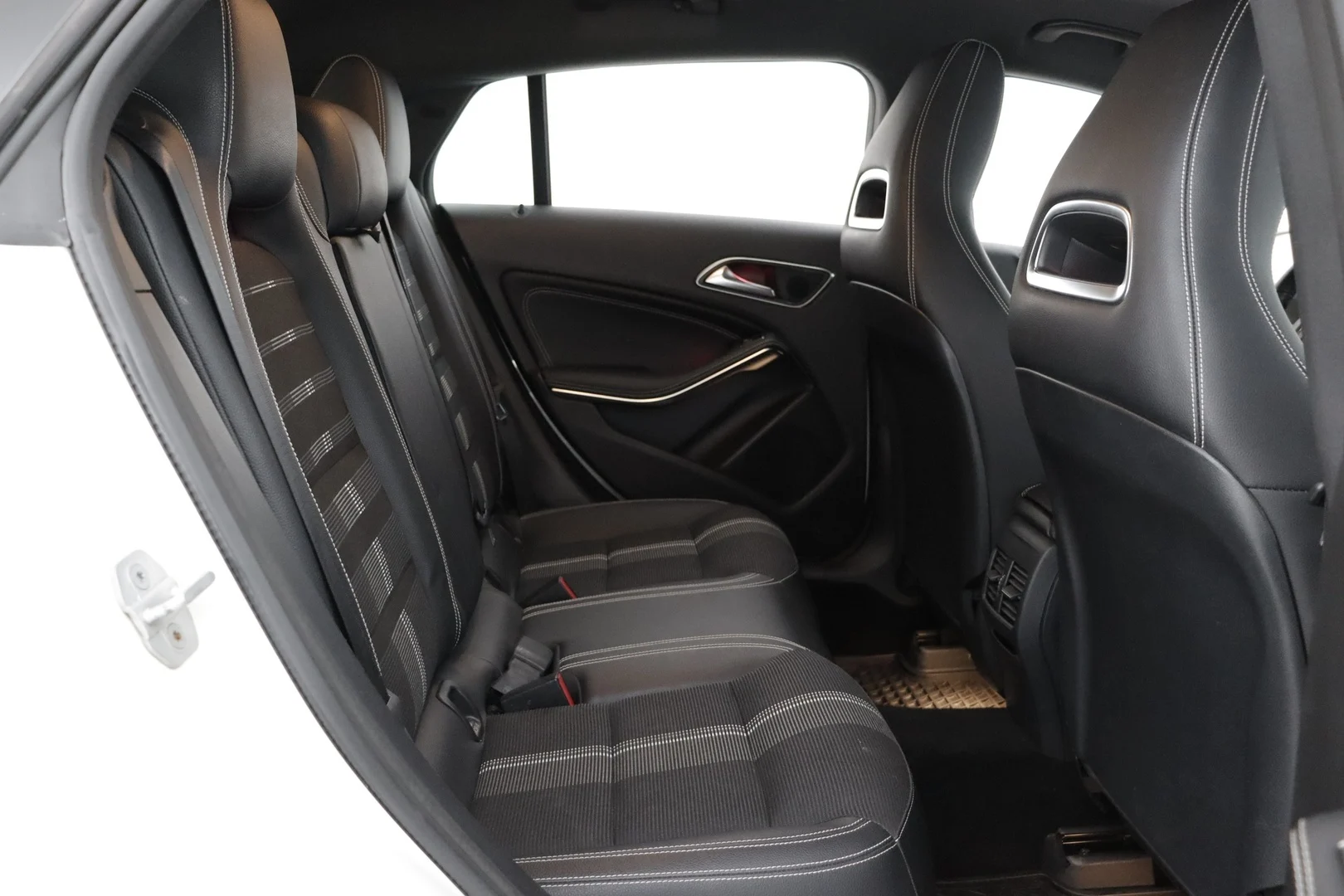 Car Image - 28N3zLliOwgYP3pCC6ozAP