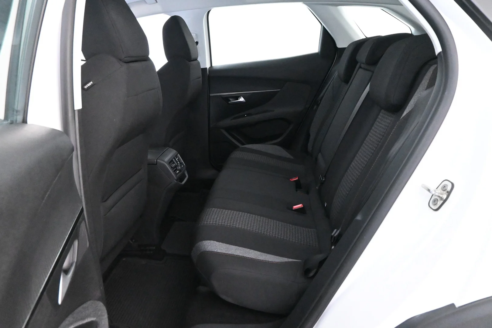 Car Image - 4LB8PbqiPgEW8SlCdYgdld